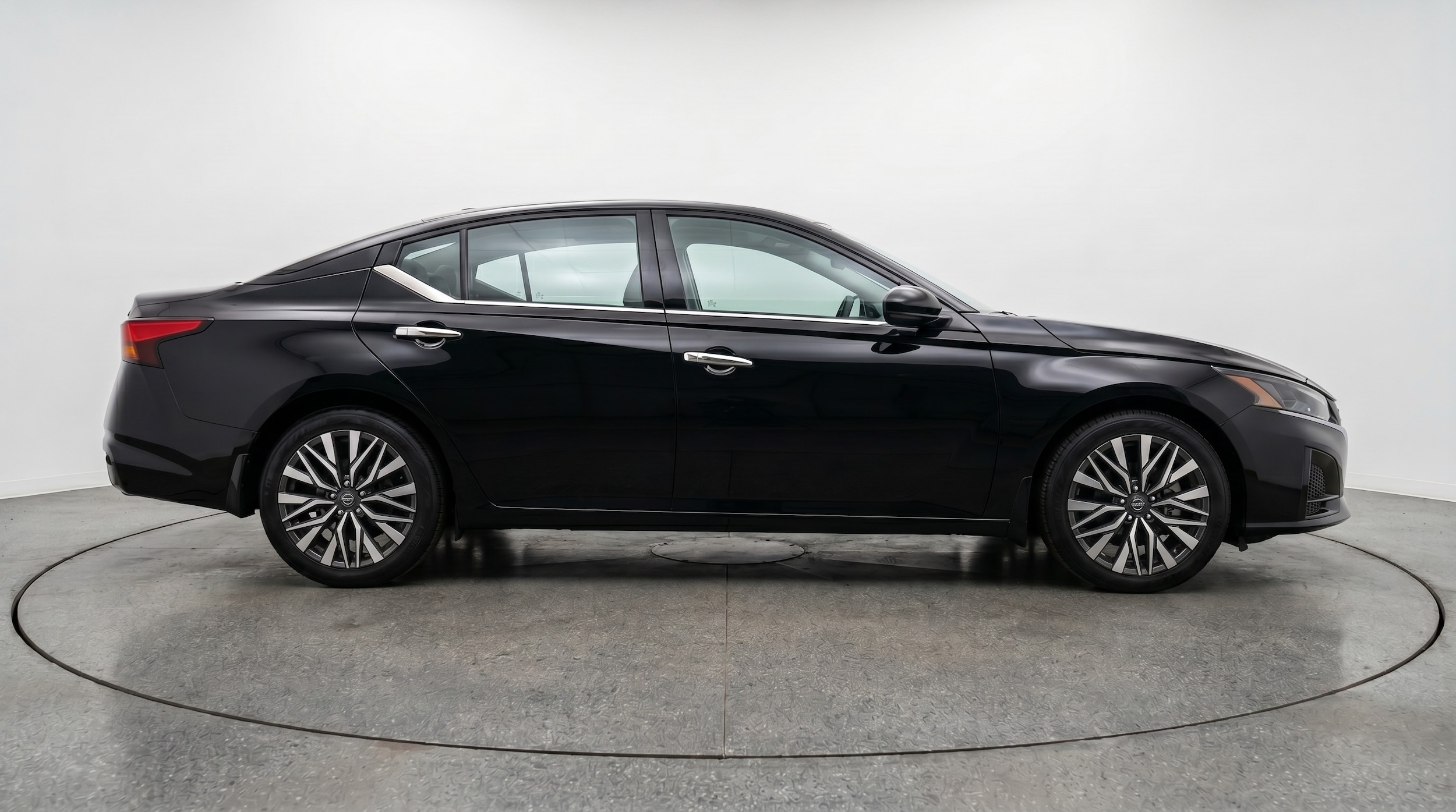 Thumbnail: 2025 Nissan Altima - 8