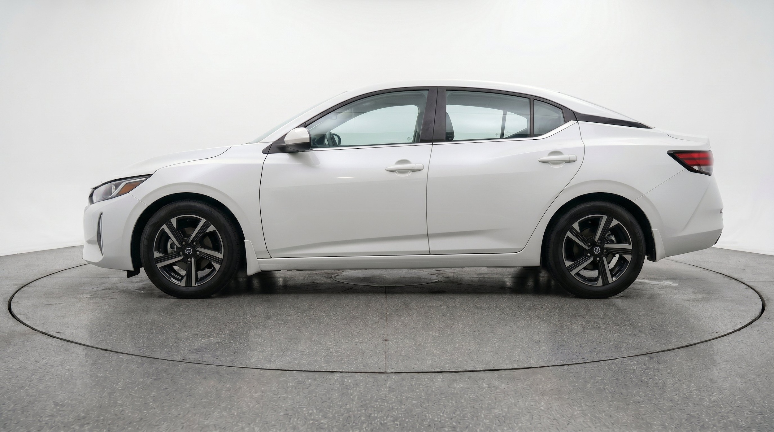 Thumbnail: 2025 Nissan Sentra - 5