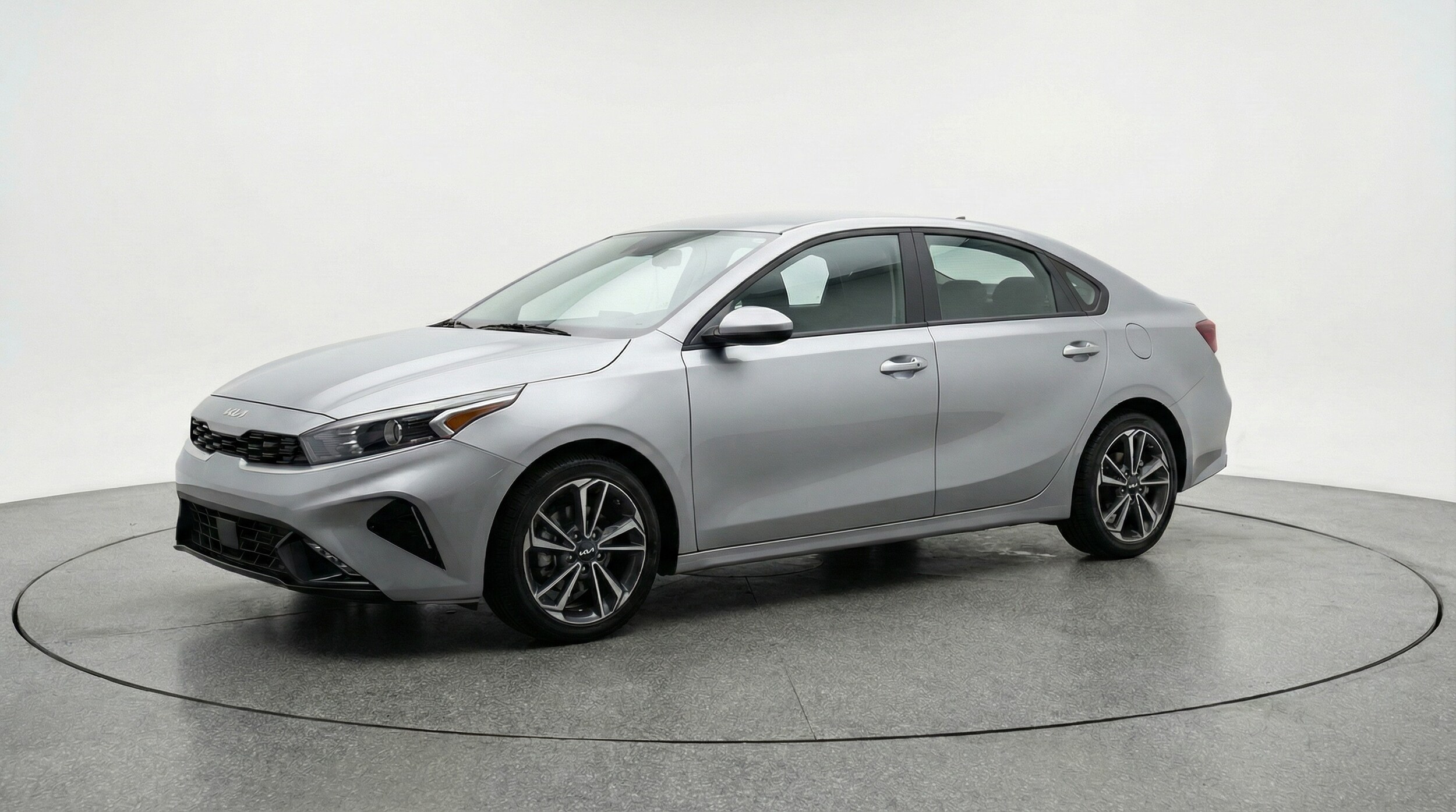 Thumbnail: 2024 Kia Forte - 3