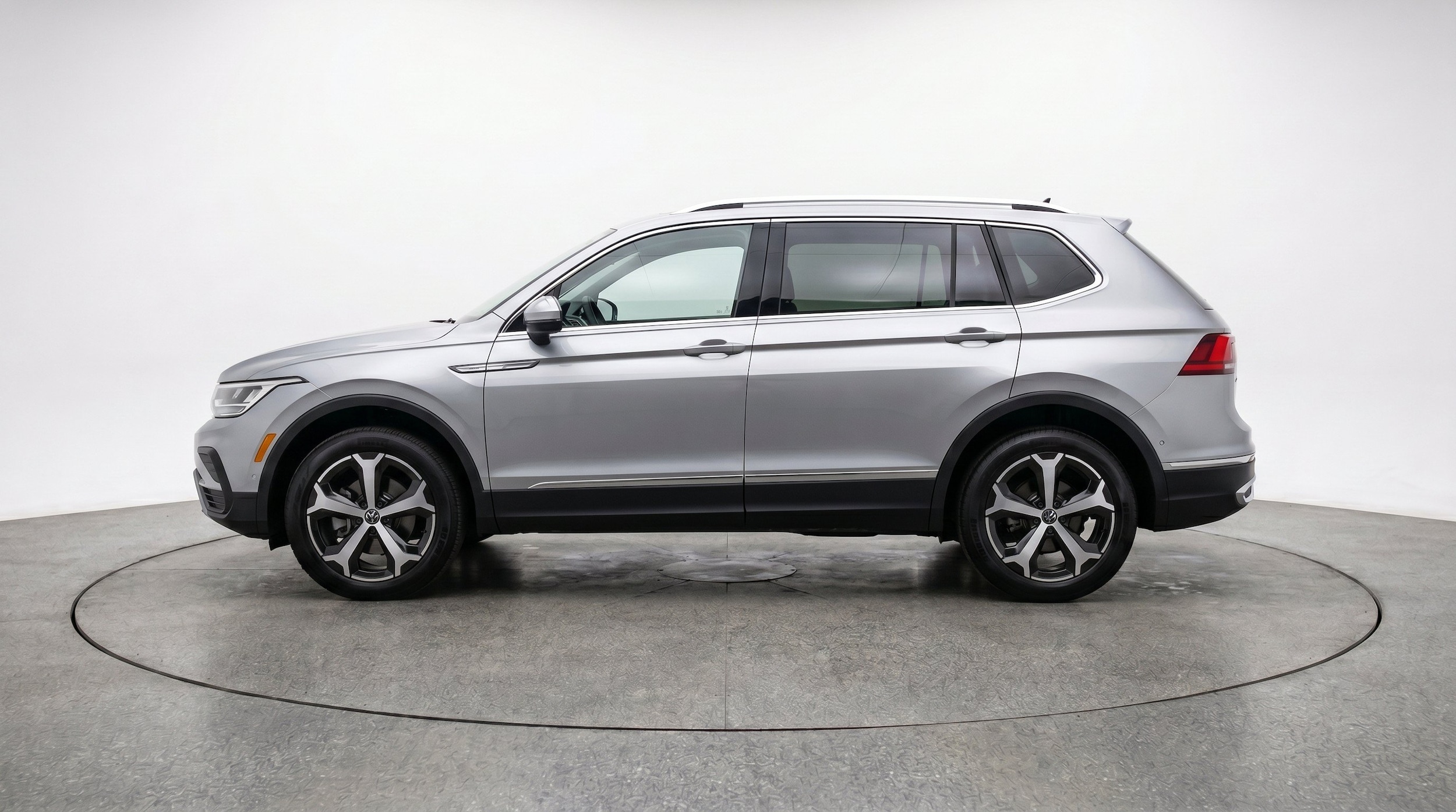 Thumbnail: 2026 Volkswagen Tiguan - 5