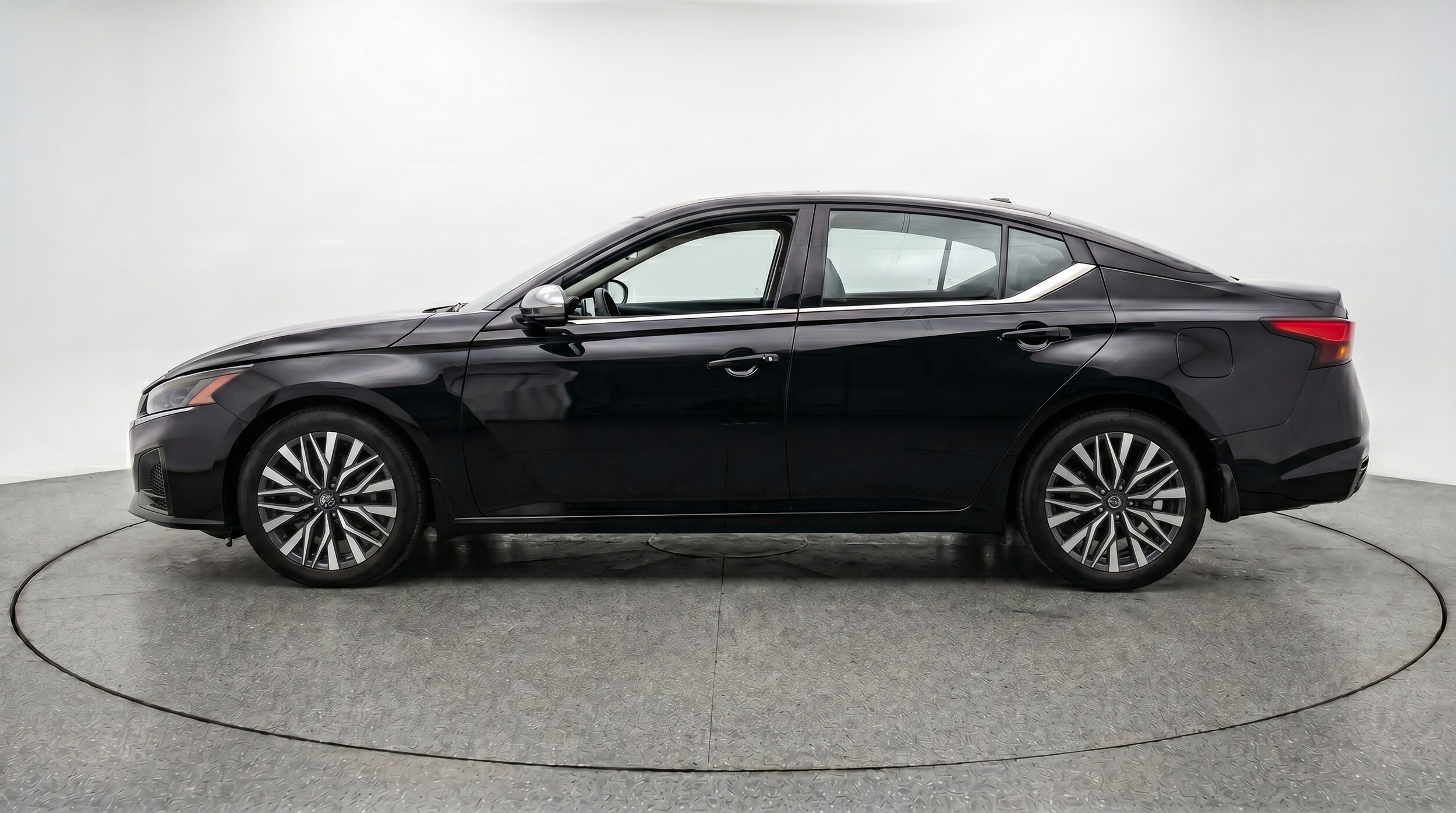 Thumbnail: 2025 Nissan Altima - 4
