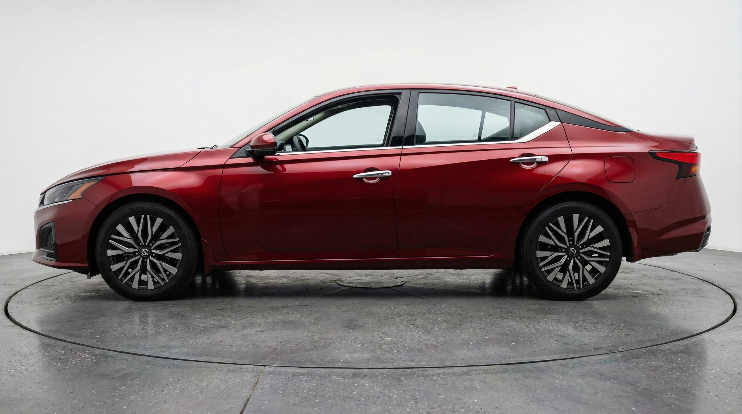 Thumbnail: 2025 Nissan Altima - 4