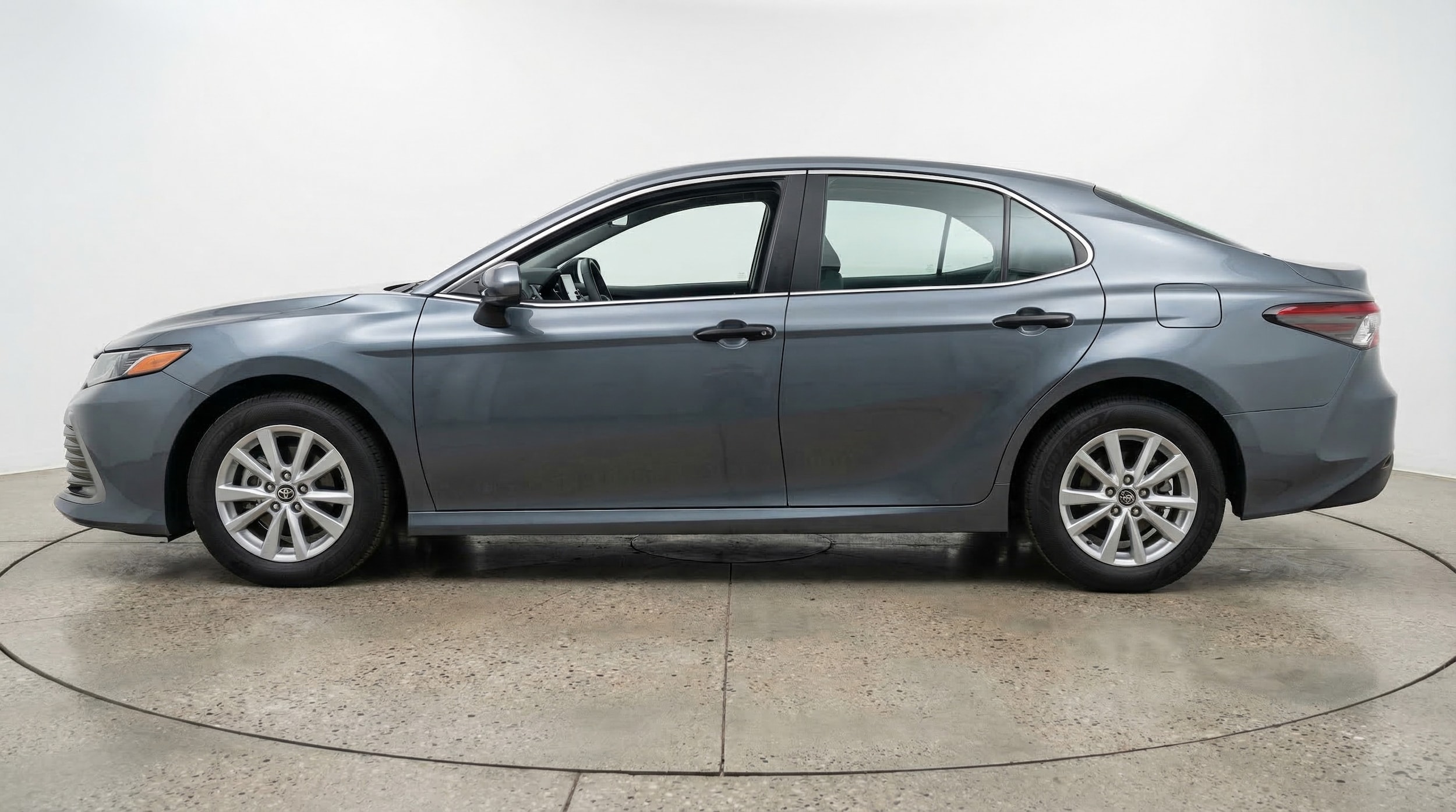 Thumbnail: 2025 Toyota Camry - 4