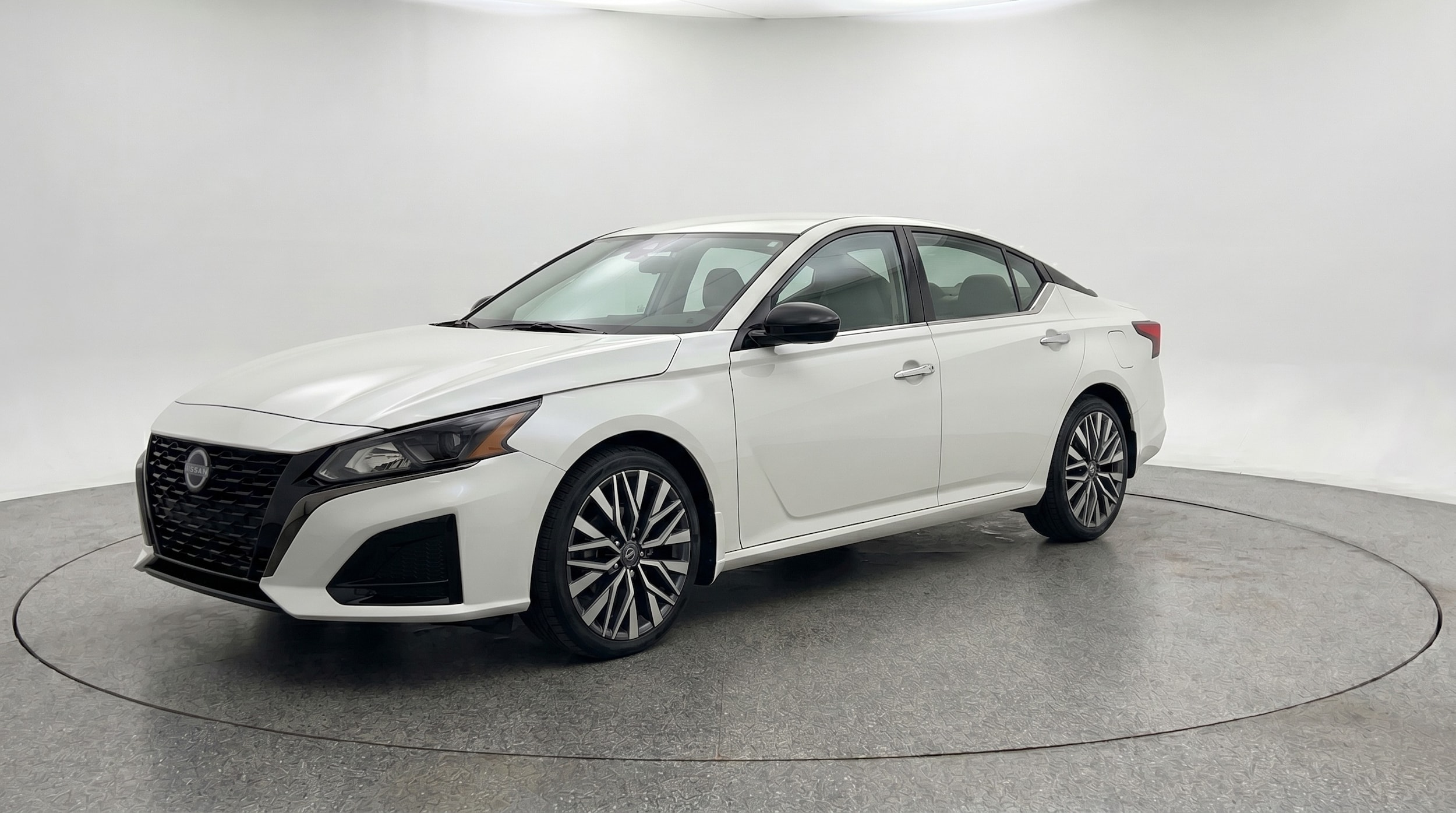 Thumbnail: 2025 Nissan Altima - 3