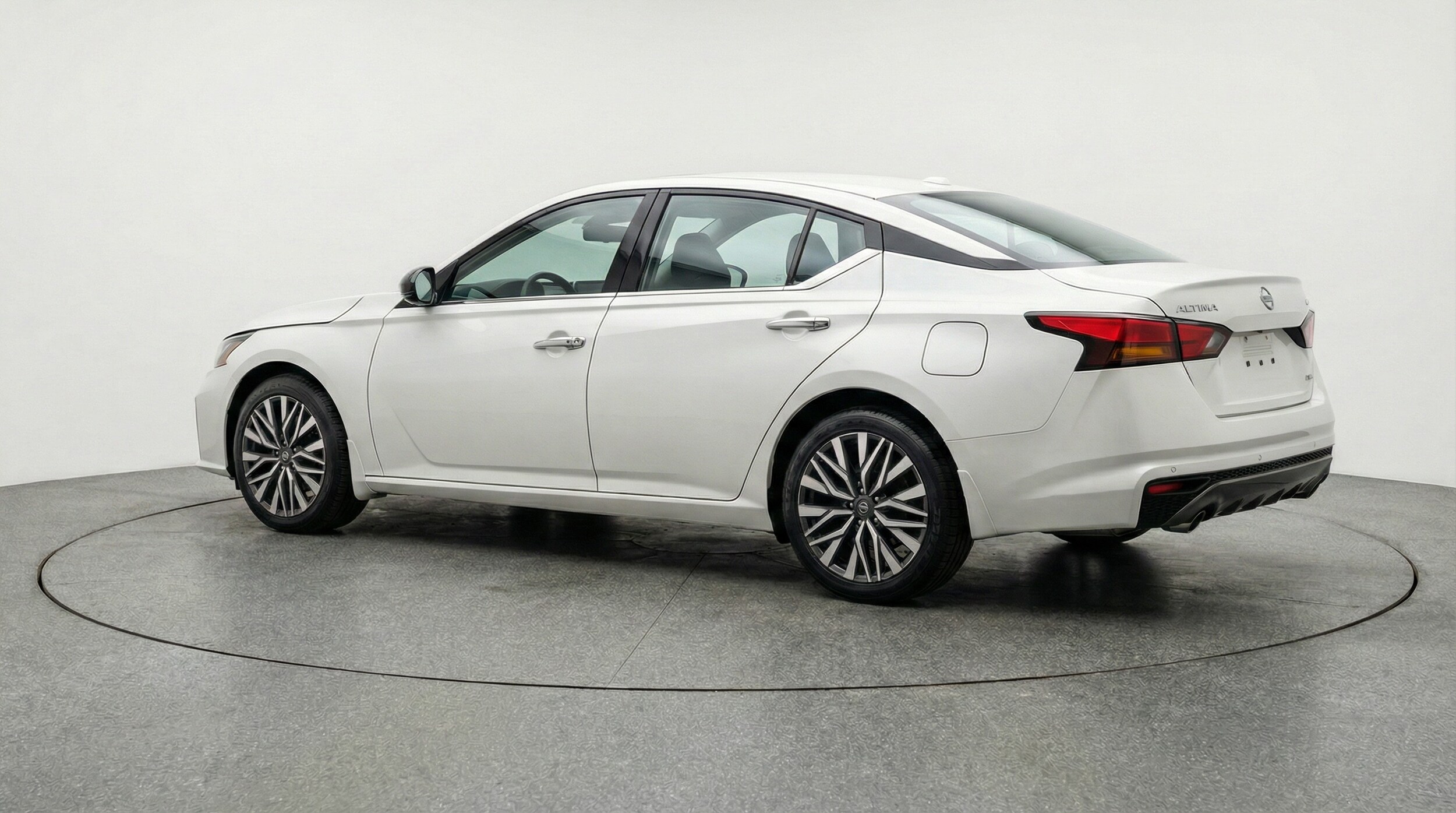 Thumbnail: 2025 Nissan Altima - 5