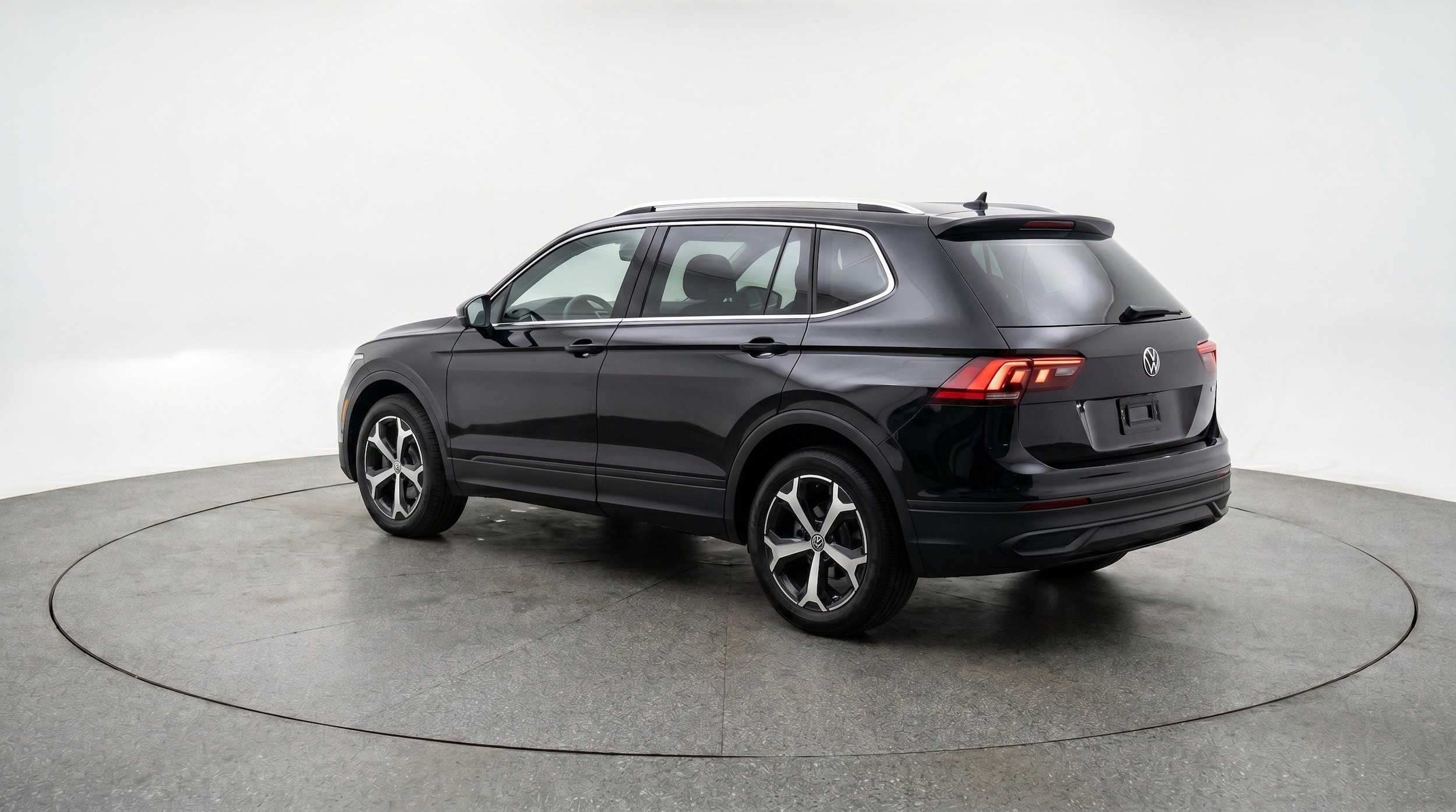 Thumbnail: 2026 Volkswagen Tiguan - 6