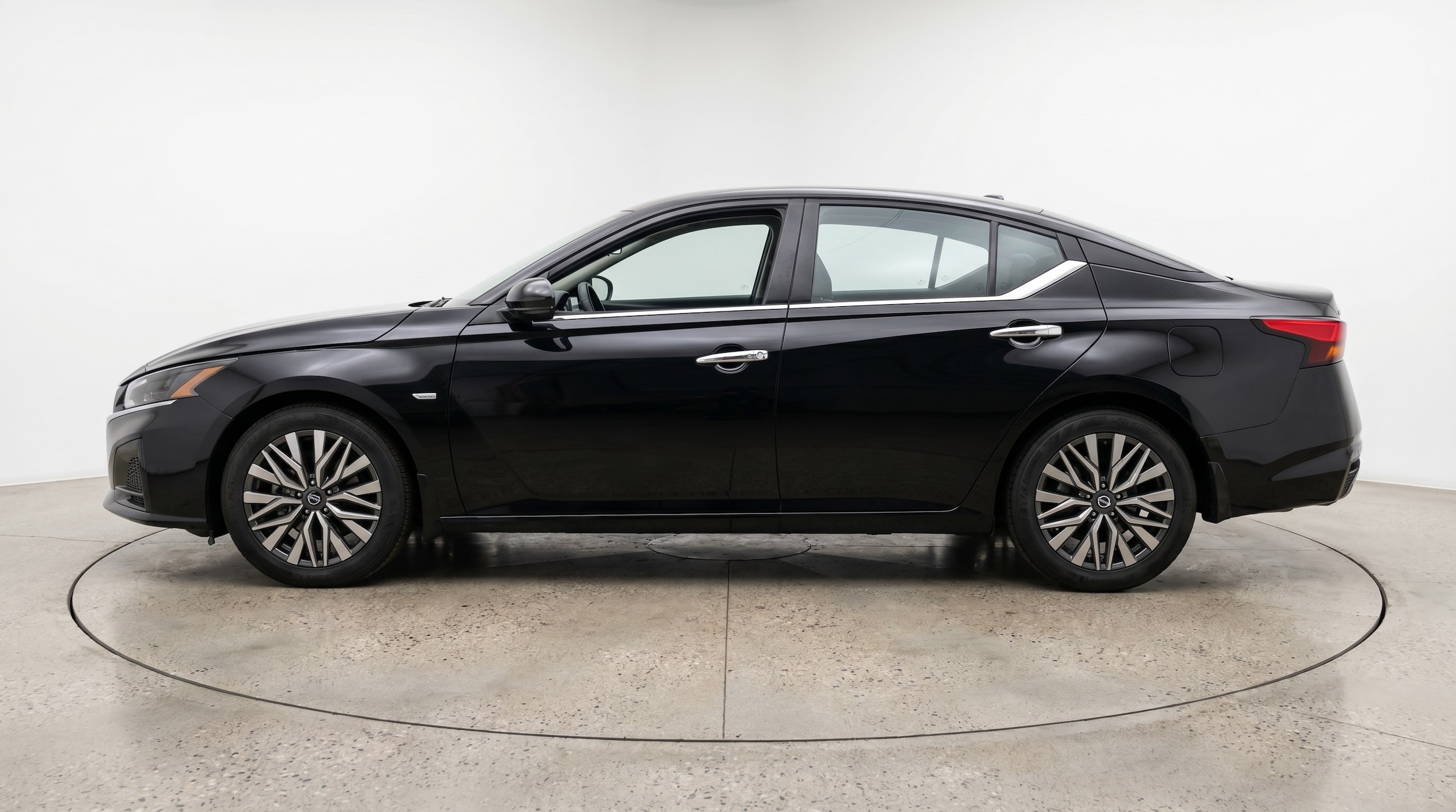 Thumbnail: 2025 Nissan Altima - 4