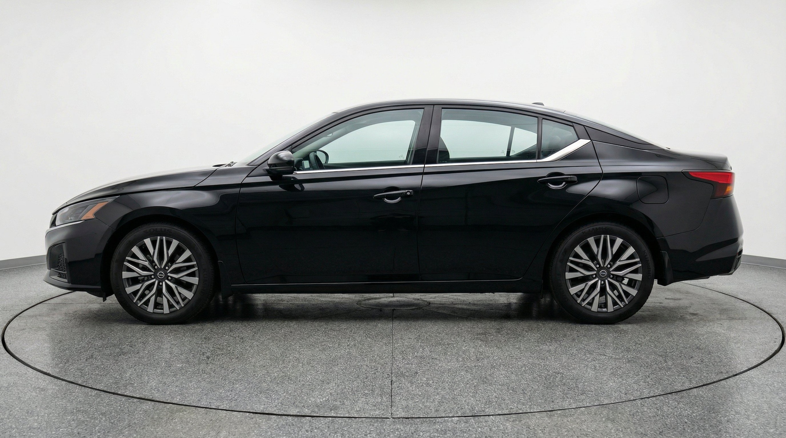 Thumbnail: 2025 Nissan Altima - 5