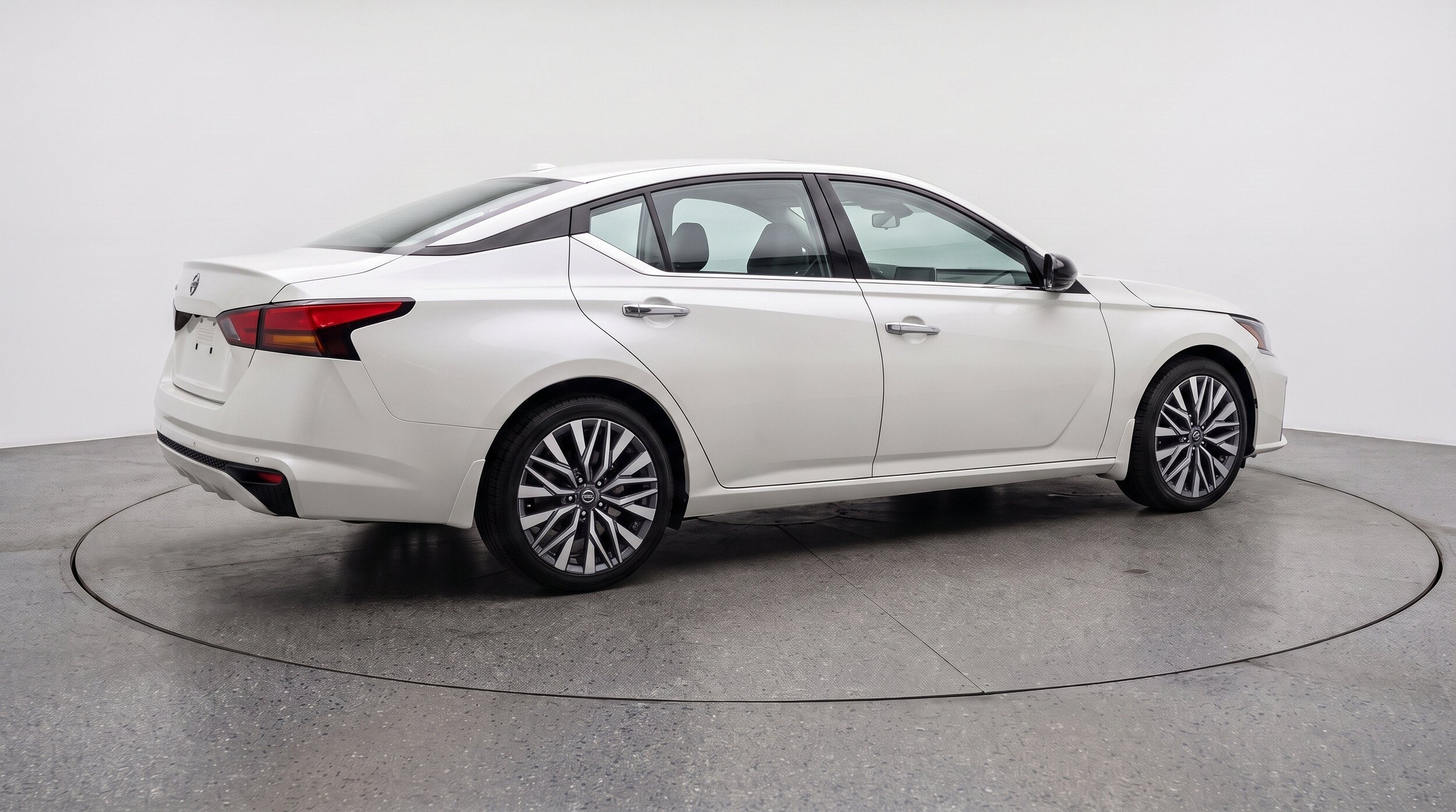 Thumbnail: 2025 Nissan Altima - 9