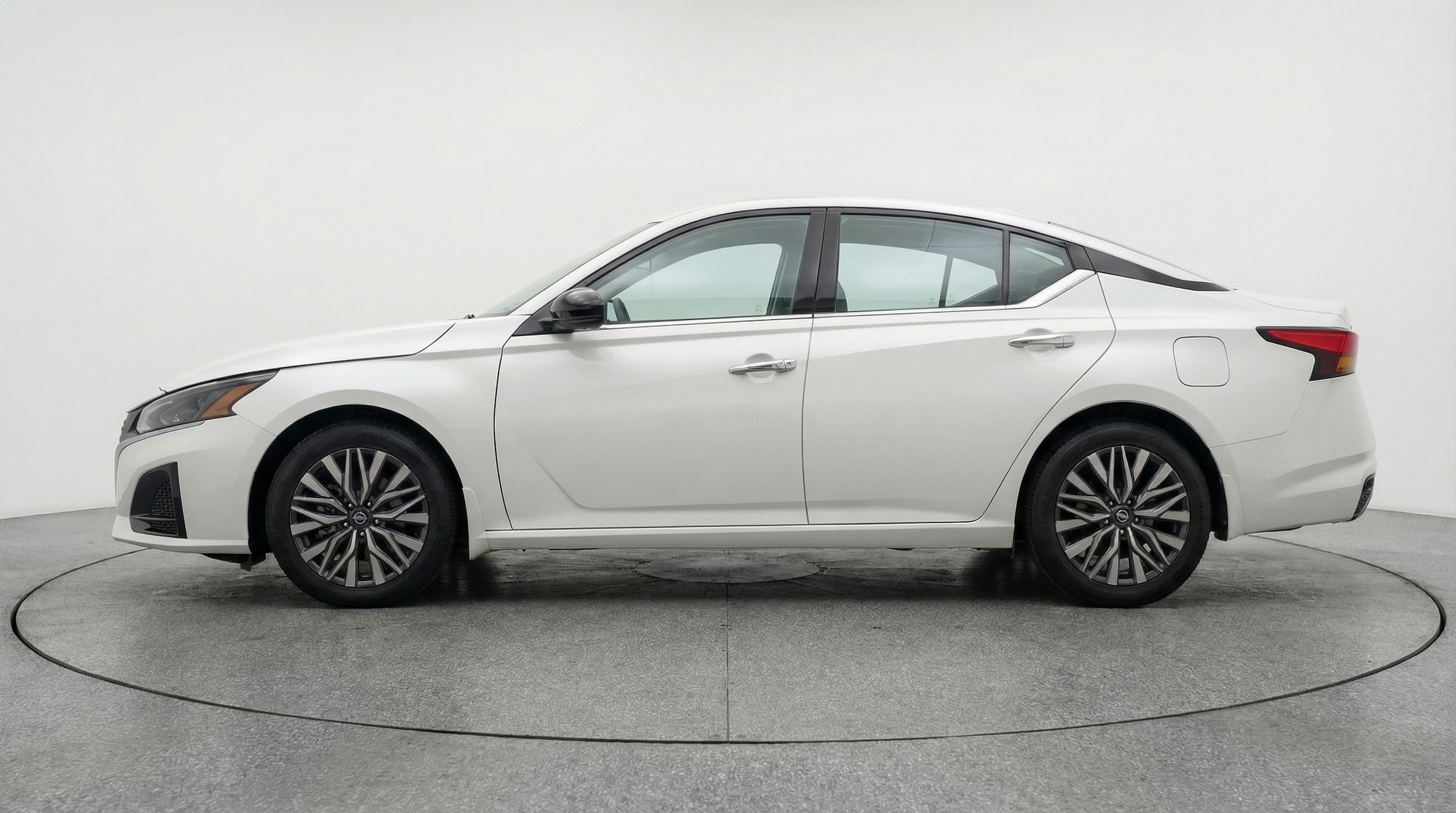 Thumbnail: 2025 Nissan Altima - 4