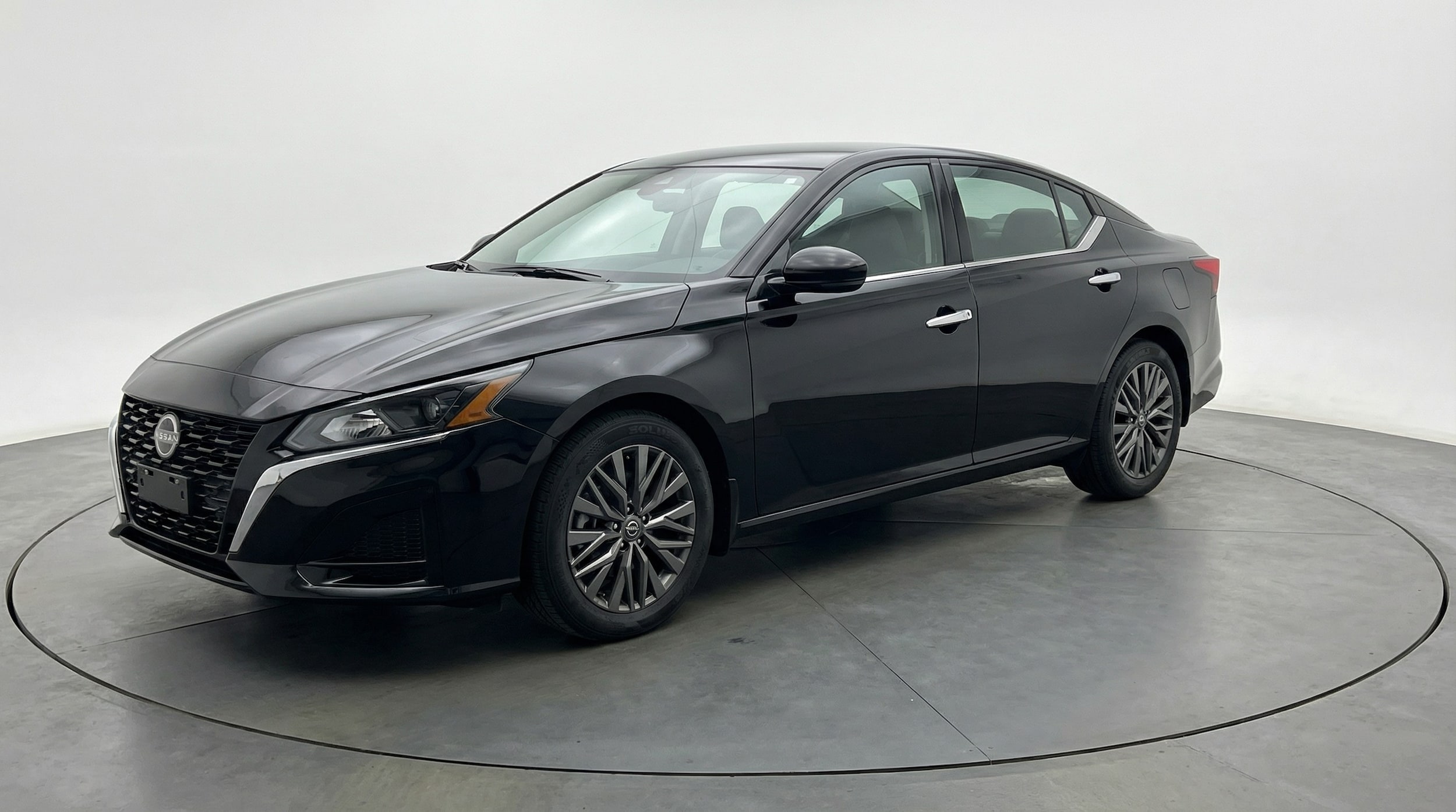 Thumbnail: 2025 Nissan Altima - 3