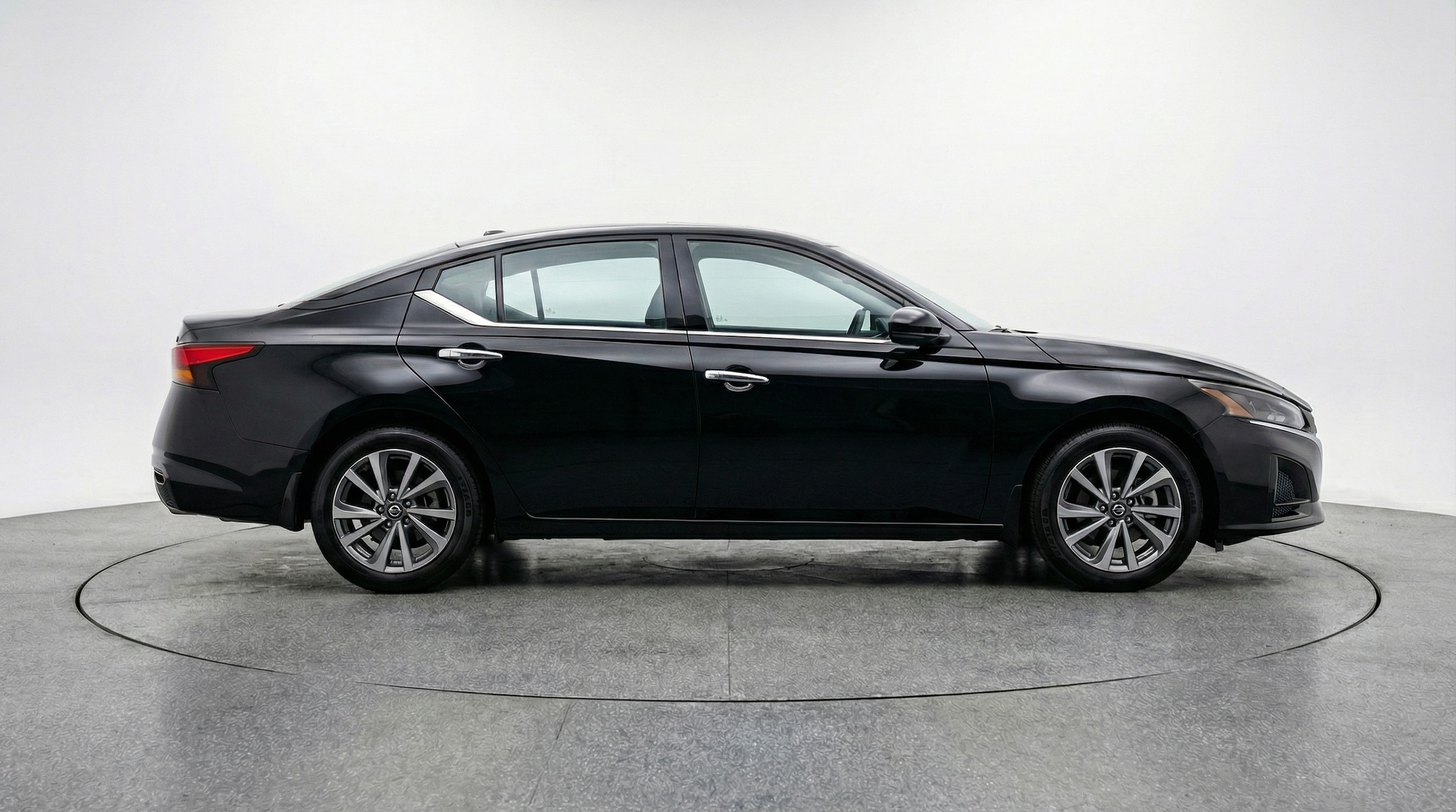 Thumbnail: 2025 Nissan Altima - 8