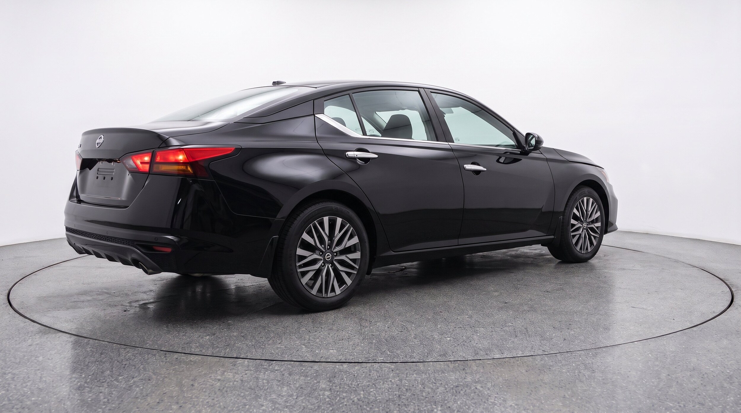 Thumbnail: 2025 Nissan Altima - 9