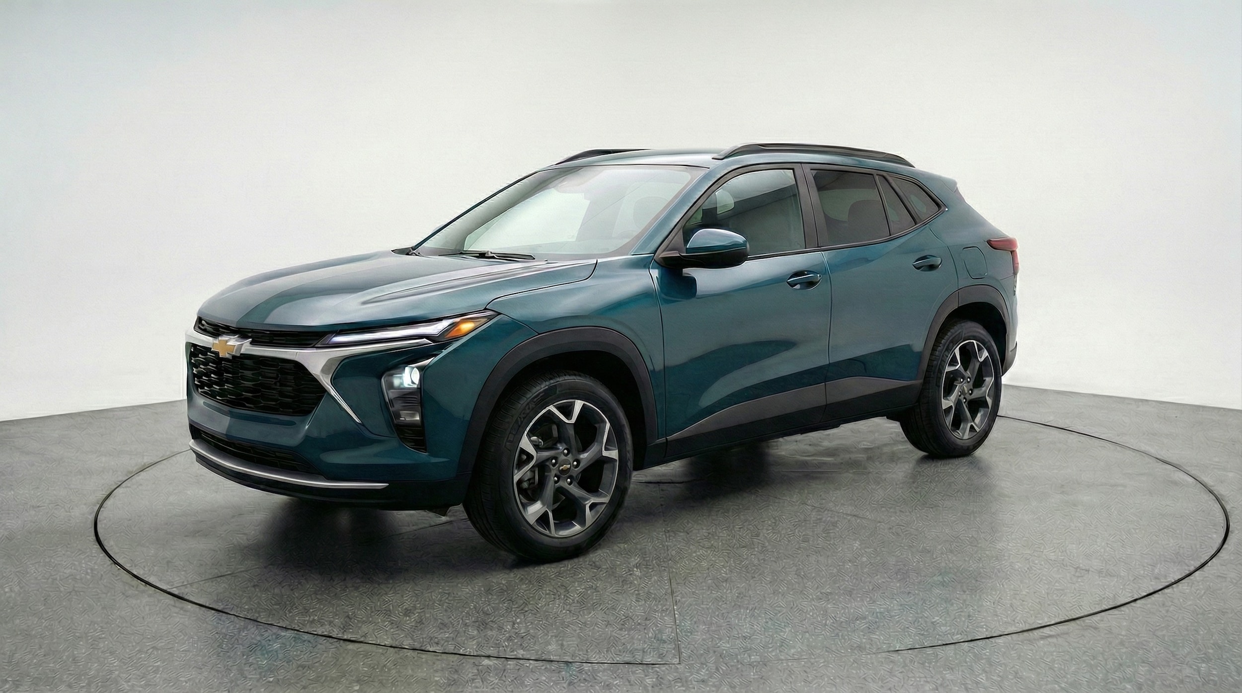 Thumbnail: 2025 Chevrolet Trax - 3