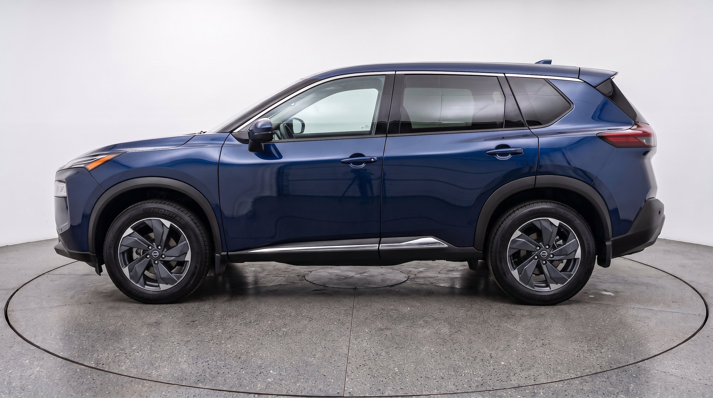 Thumbnail: 2025 Nissan Rogue - 5