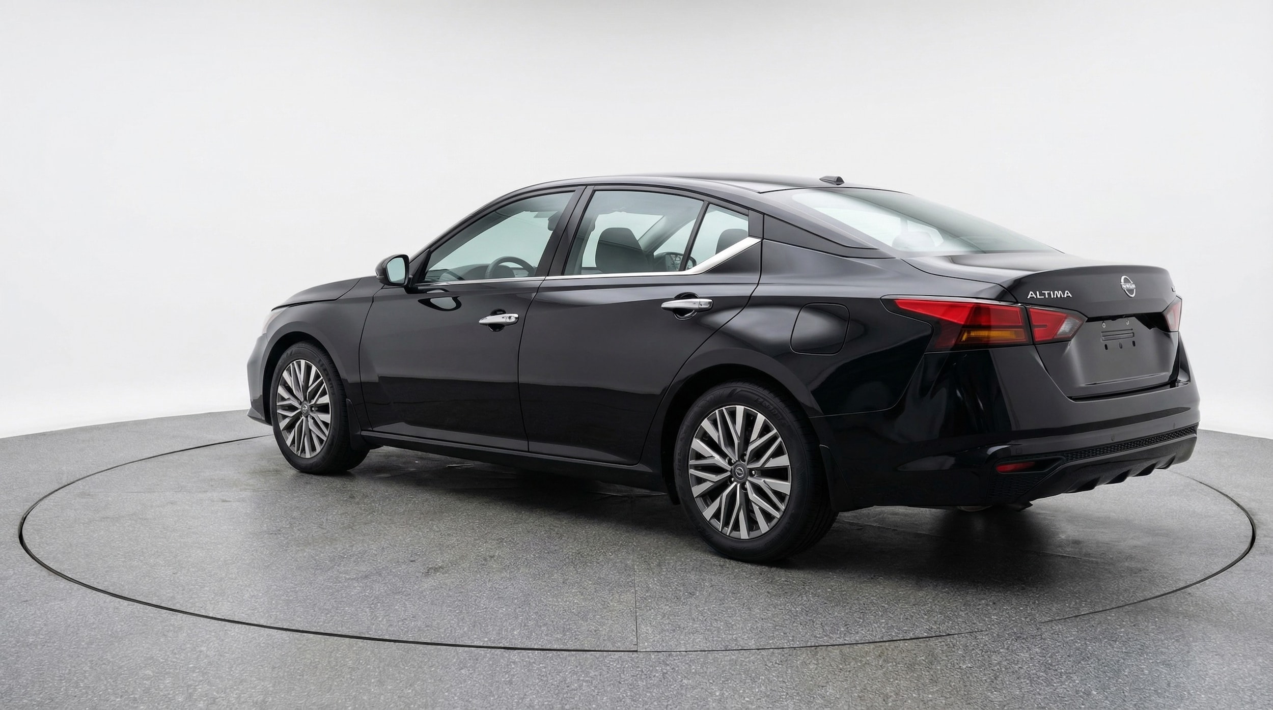 Thumbnail: 2025 Nissan Altima - 5