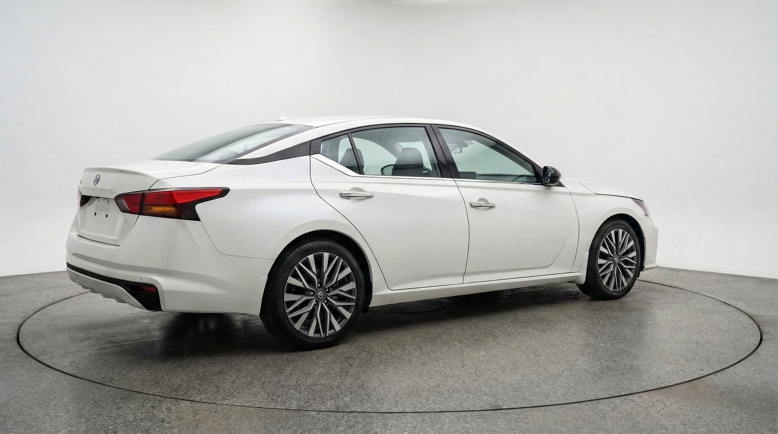 Thumbnail: 2025 Nissan Altima - 9