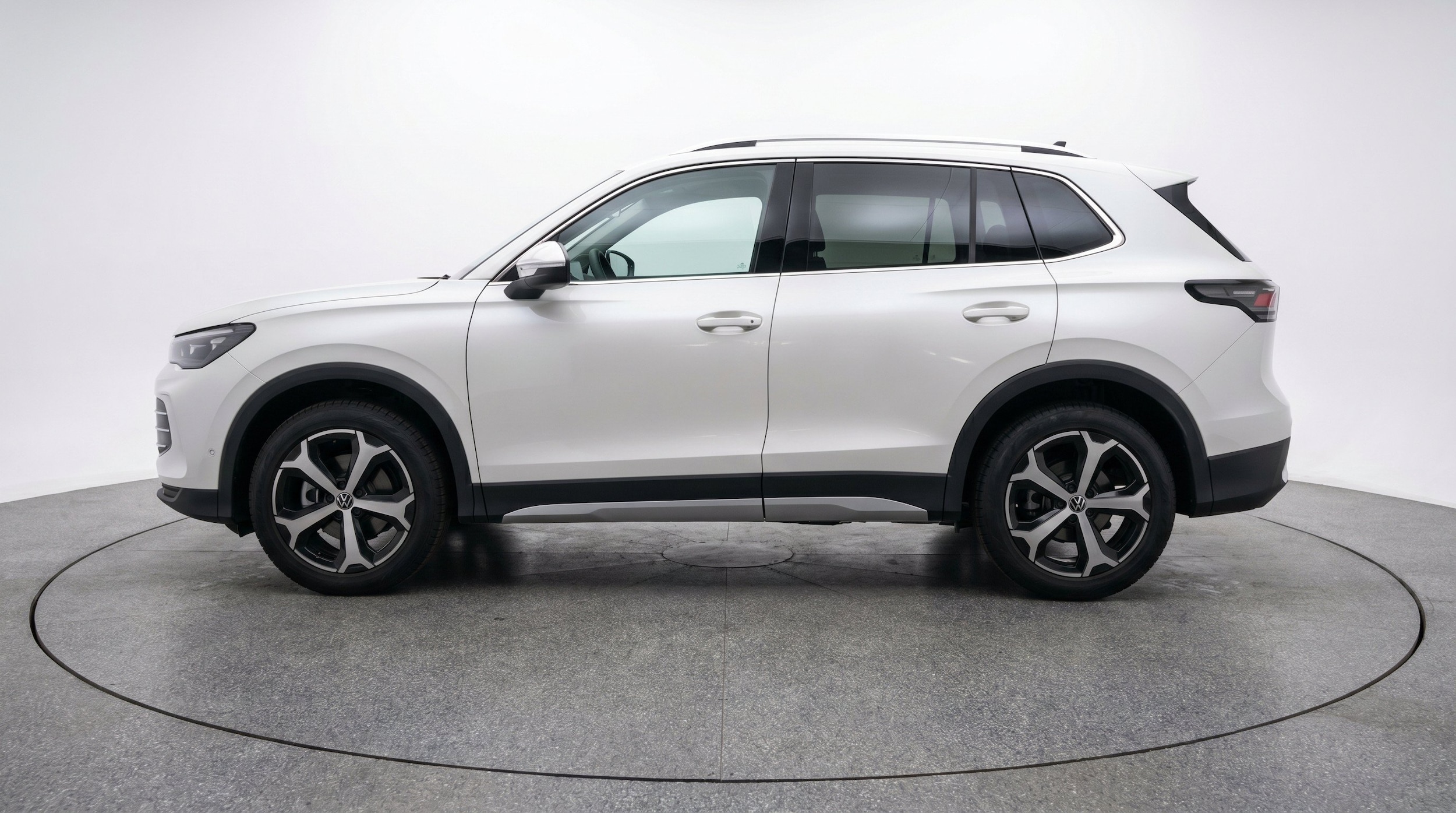 Thumbnail: 2026 Volkswagen Tiguan - 5