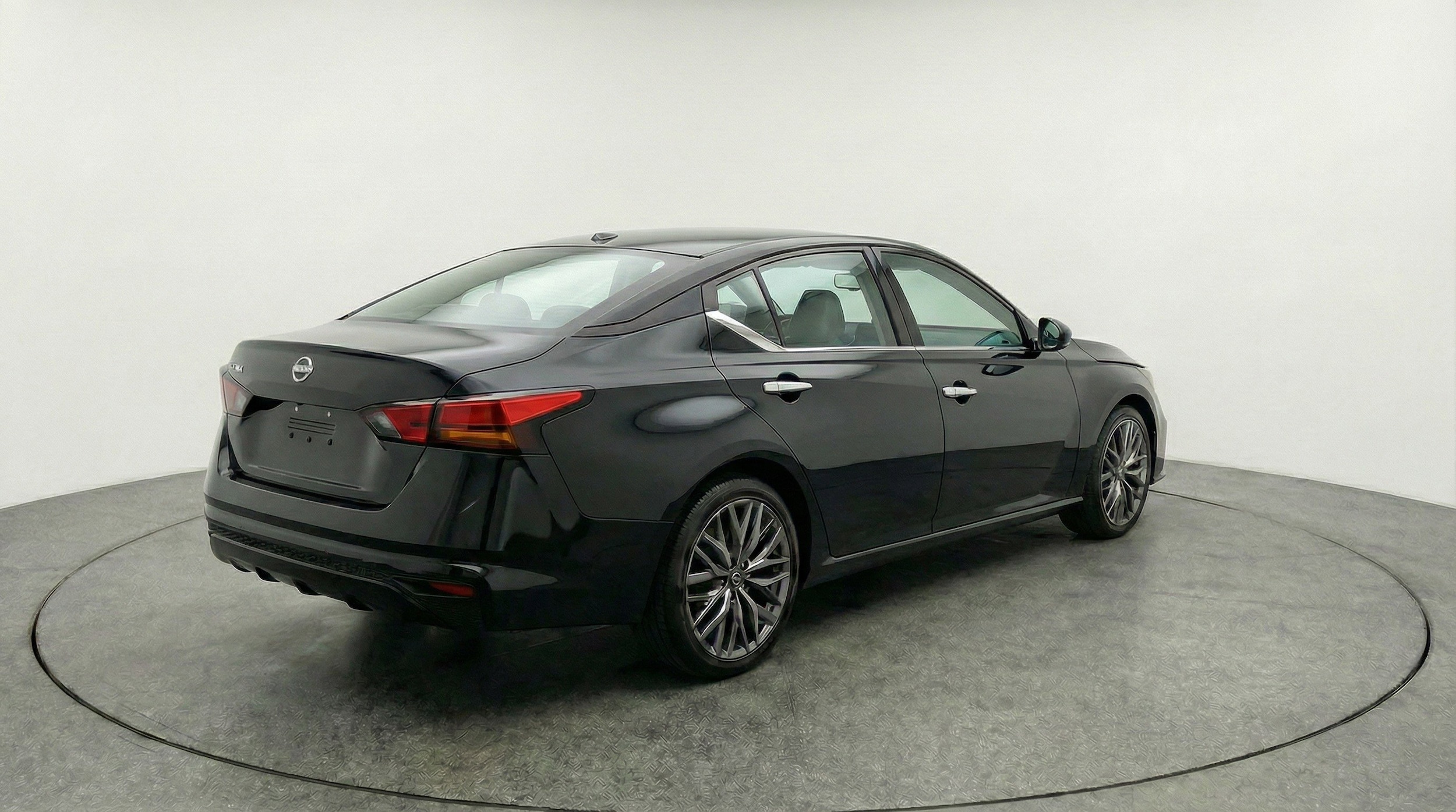 Thumbnail: 2025 Nissan Altima - 9