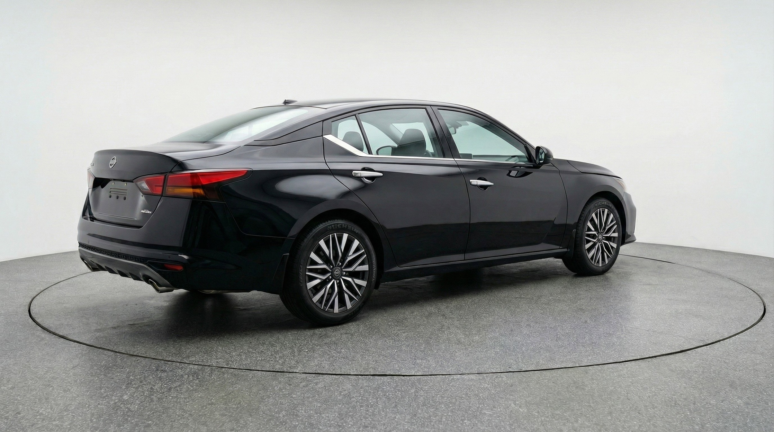 Thumbnail: 2025 Nissan Altima - 9