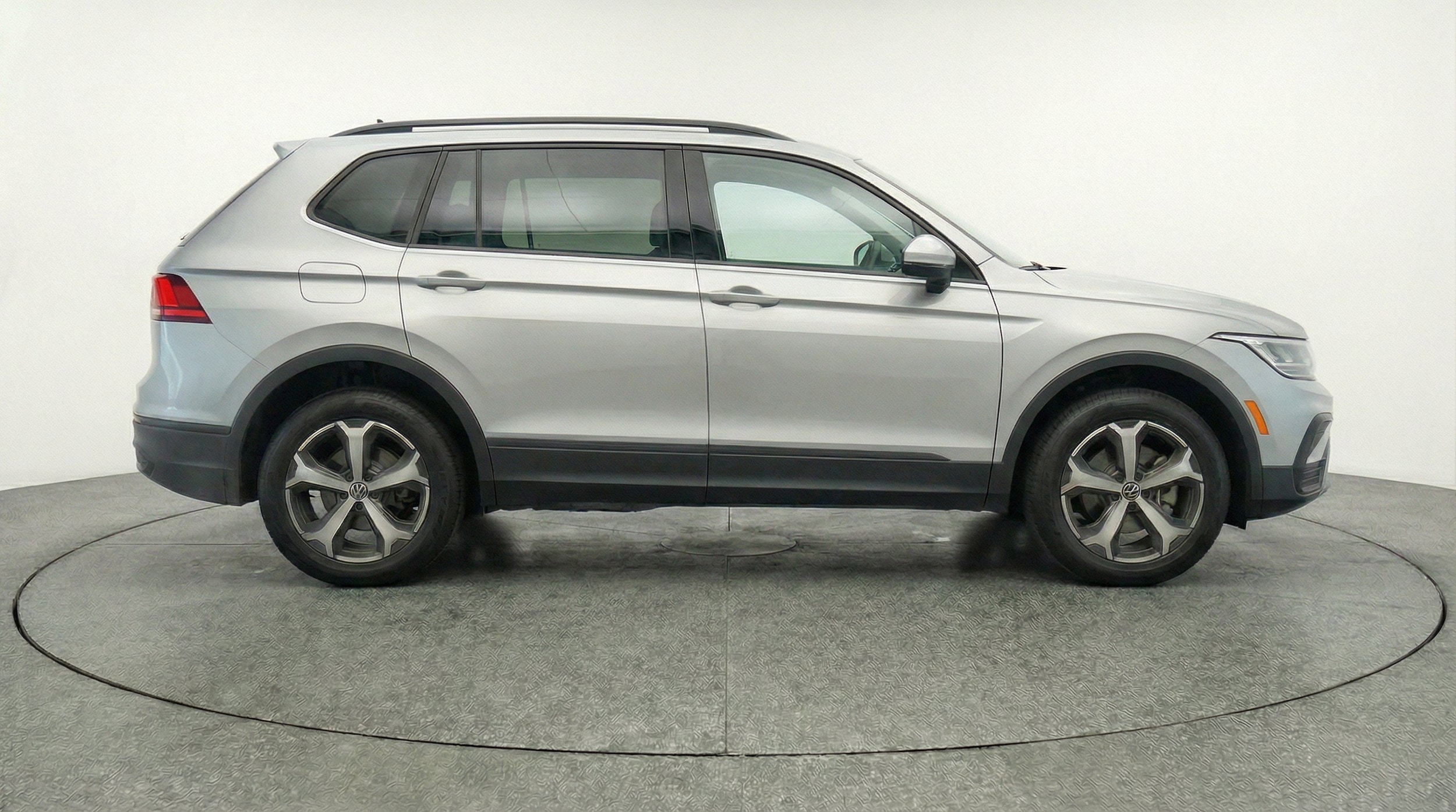Thumbnail: 2026 Volkswagen Tiguan - 11