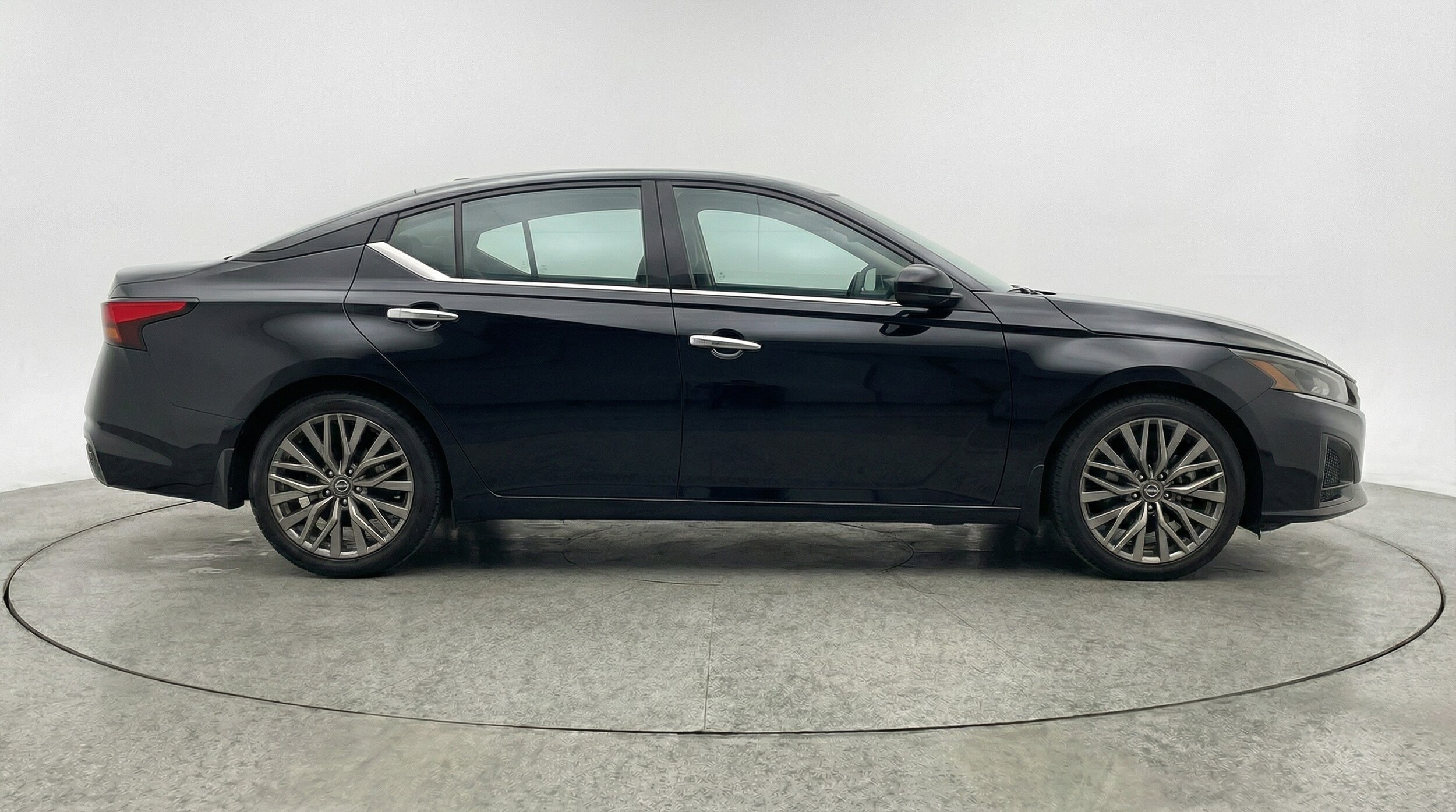 Thumbnail: 2025 Nissan Altima - 8