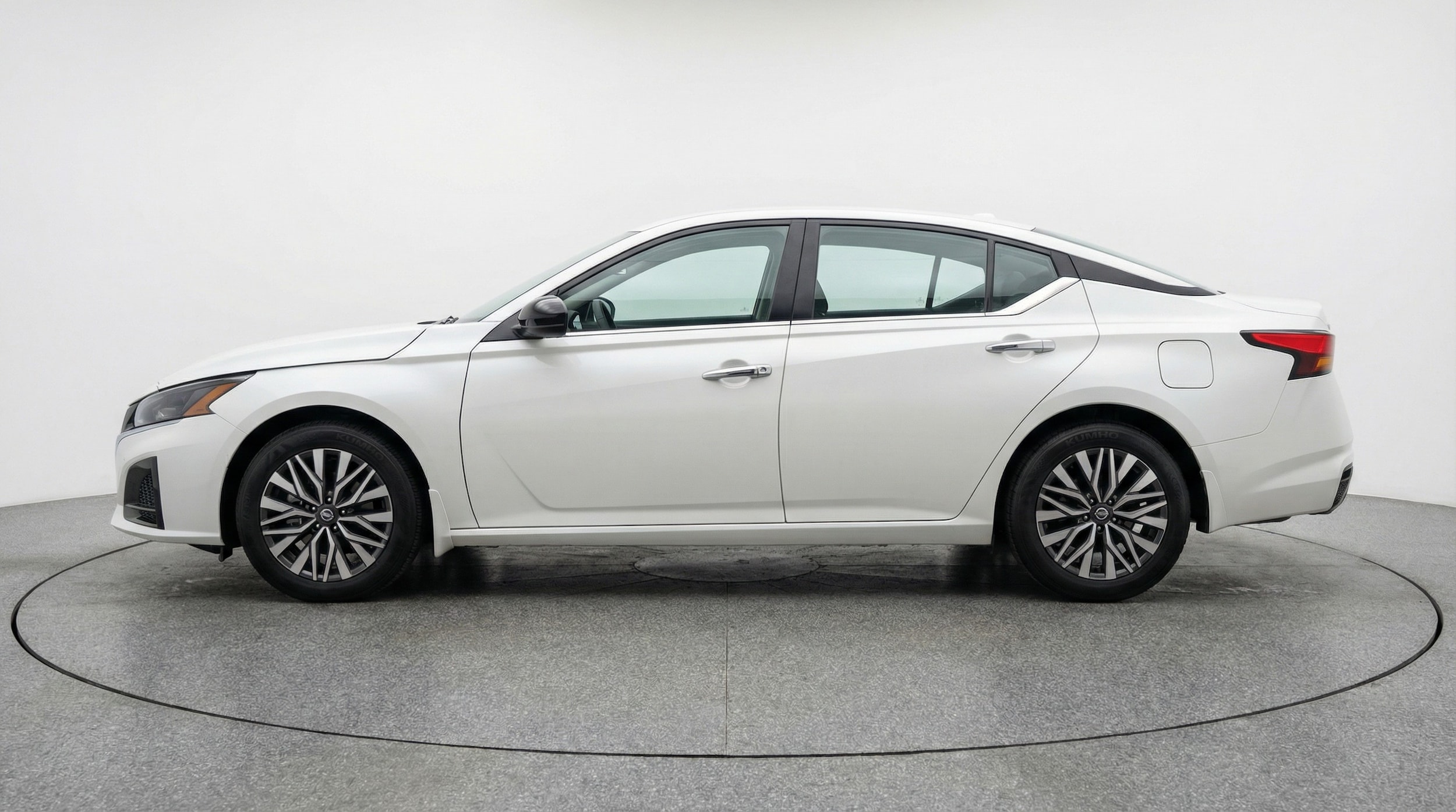 Thumbnail: 2025 Nissan Altima - 4