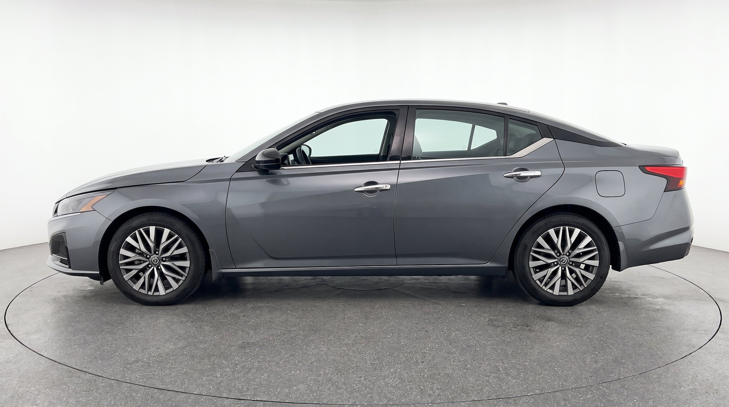 Thumbnail: 2025 Nissan Altima - 5