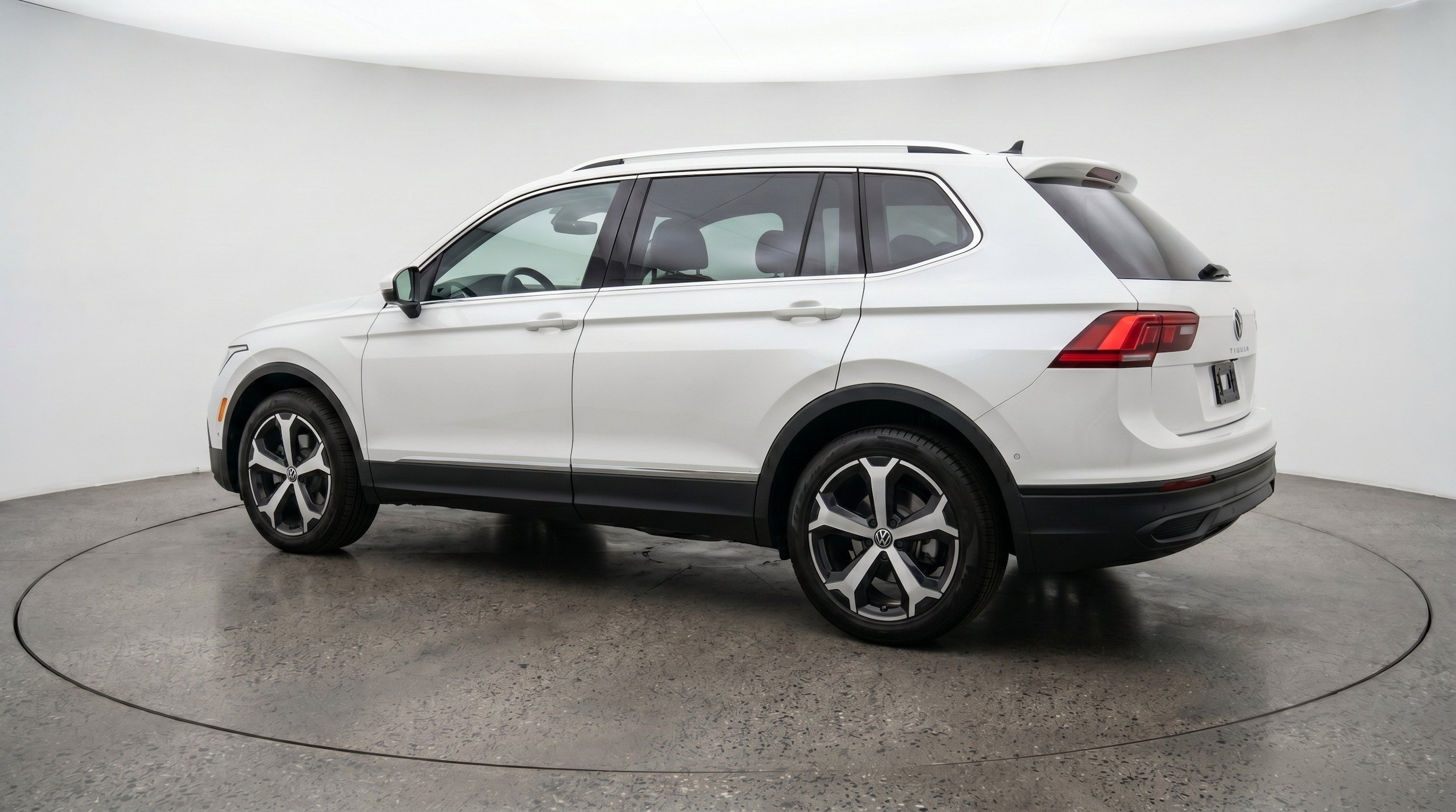 Thumbnail: 2026 Volkswagen Tiguan - 6