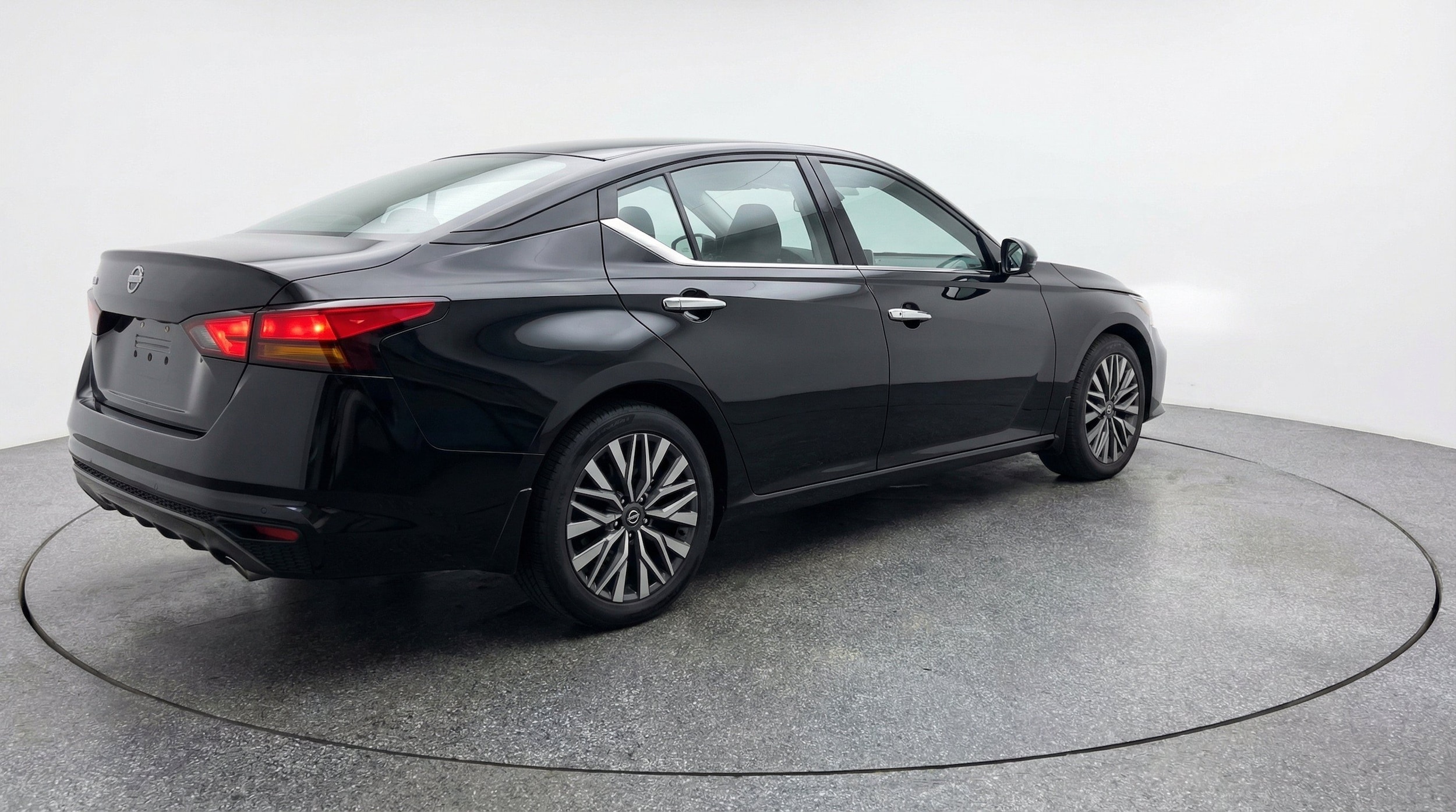 Thumbnail: 2025 Nissan Altima - 9