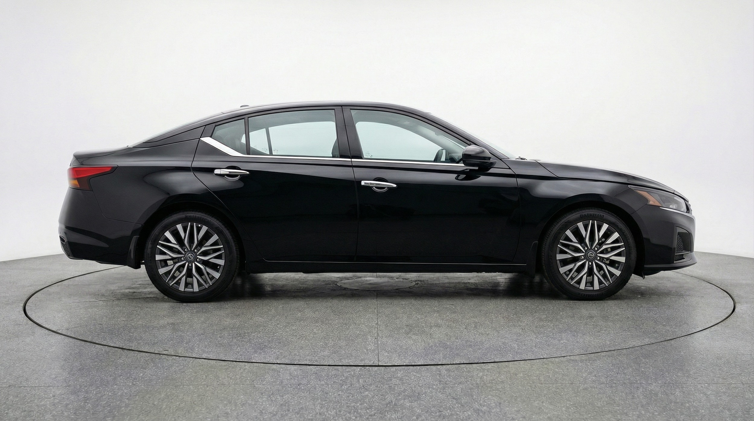 Thumbnail: 2025 Nissan Altima - 8