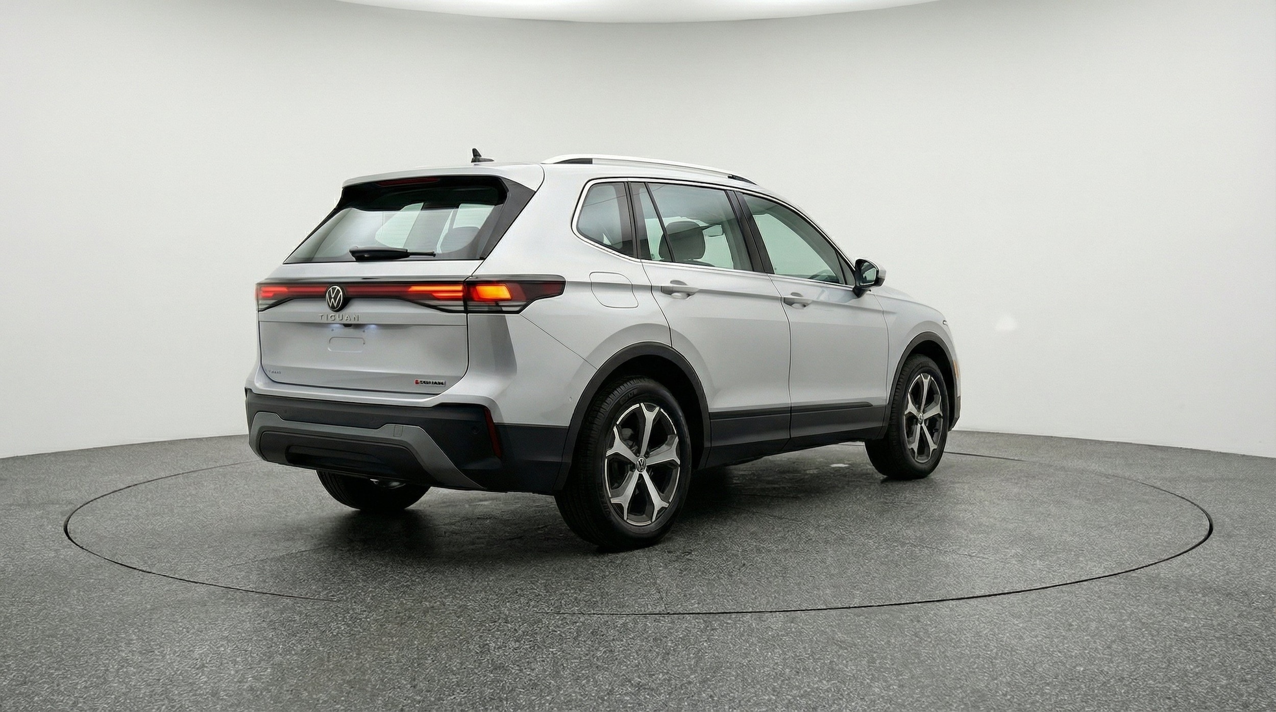 Thumbnail: 2026 Volkswagen Tiguan - 9