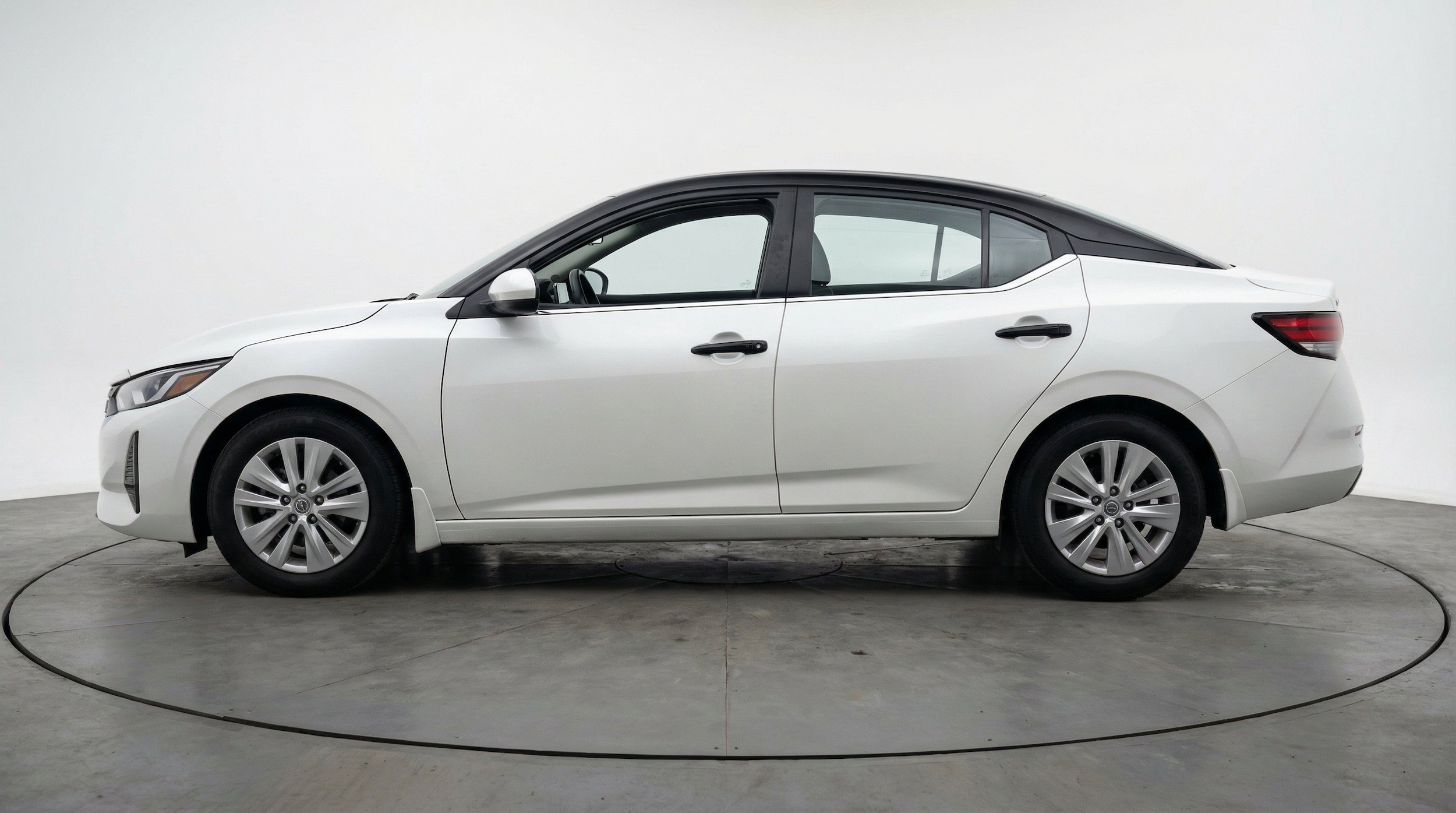 Thumbnail: 2025 Nissan Sentra - 5