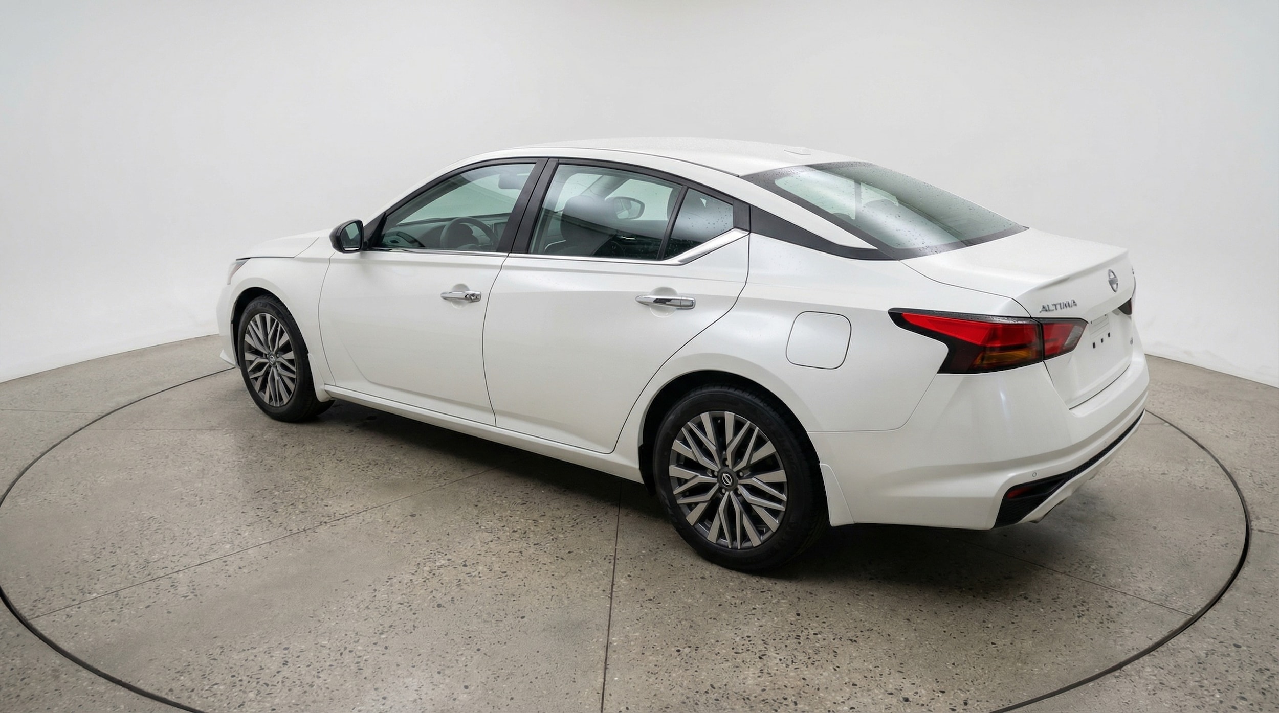 Thumbnail: 2025 Nissan Altima - 5