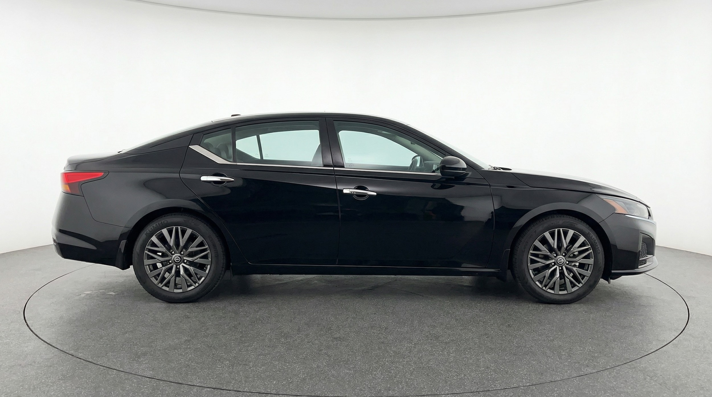 Thumbnail: 2025 Nissan Altima - 8