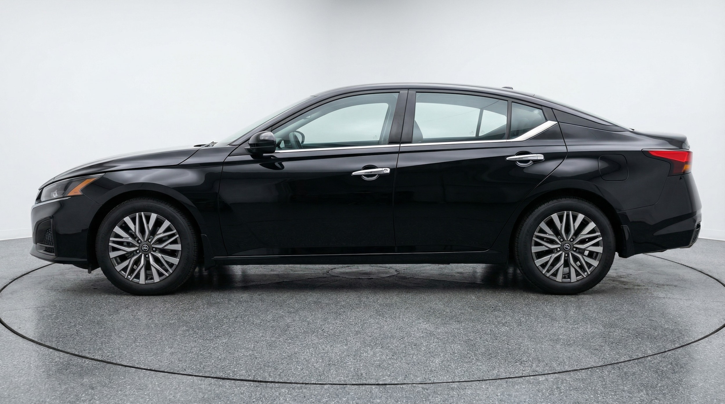 Thumbnail: 2025 Nissan Altima - 4