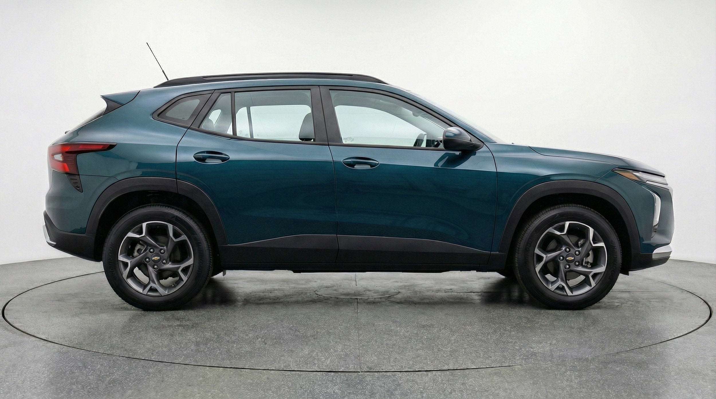 Thumbnail: 2025 Chevrolet Trax - 8