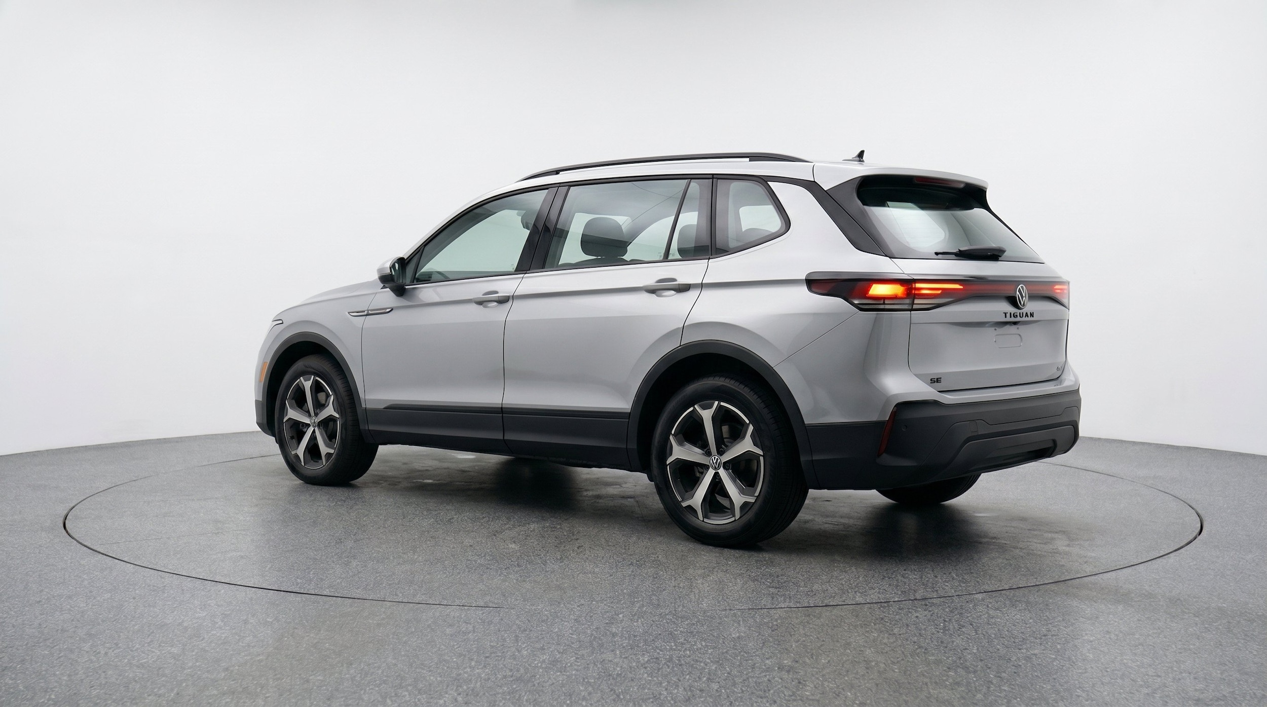 Thumbnail: 2026 Volkswagen Tiguan - 6