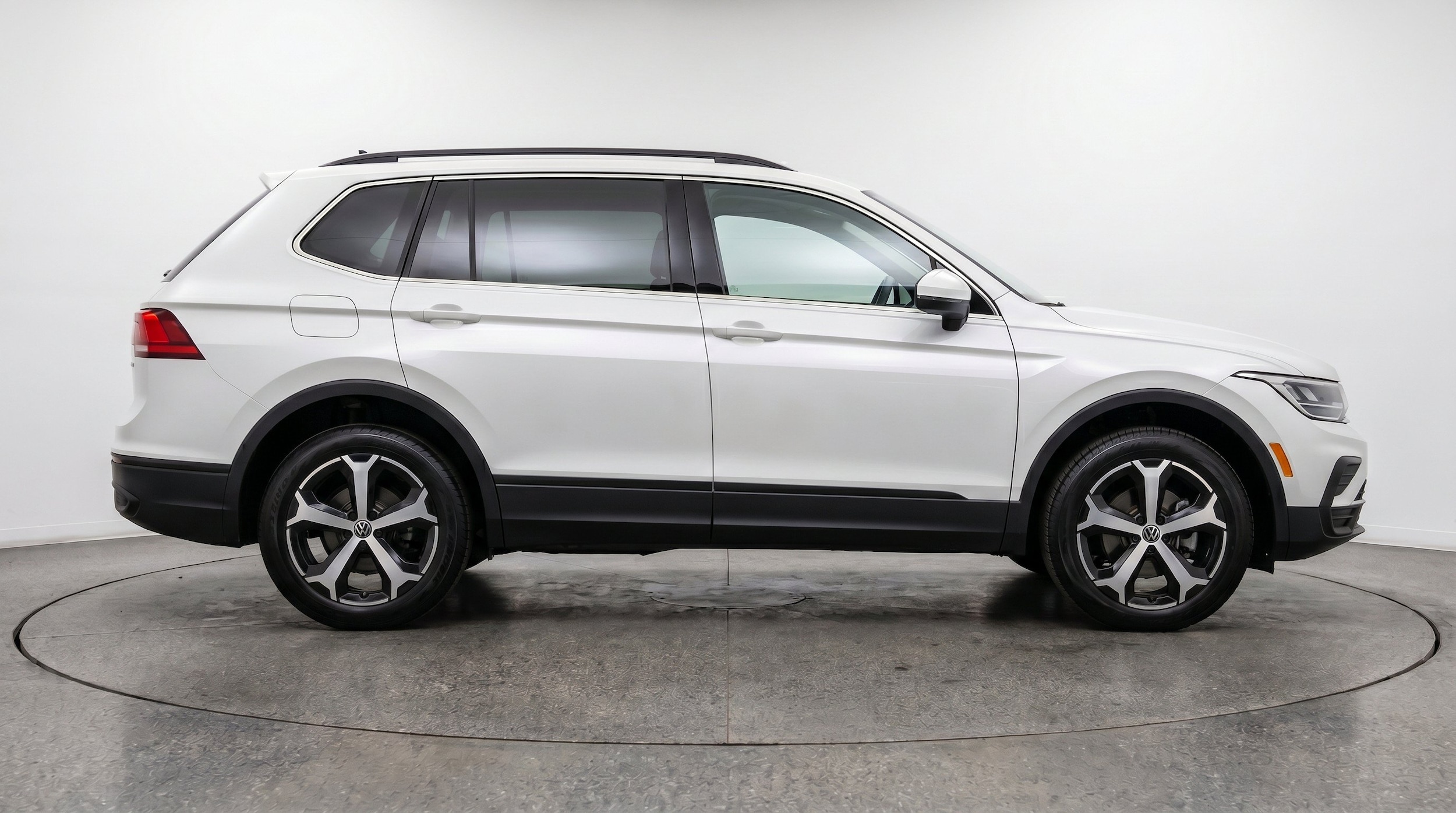Thumbnail: 2026 Volkswagen Tiguan - 11