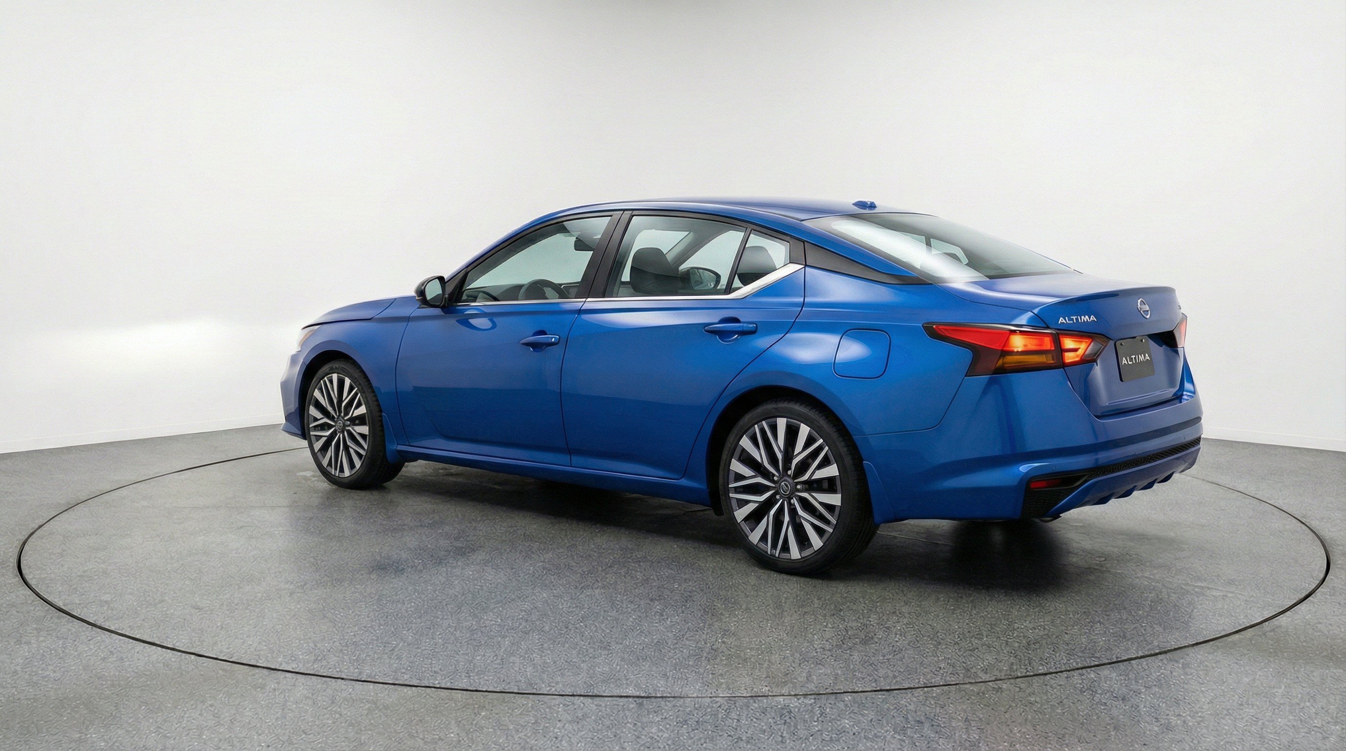 2025 Nissan Altima SV - Photo 6