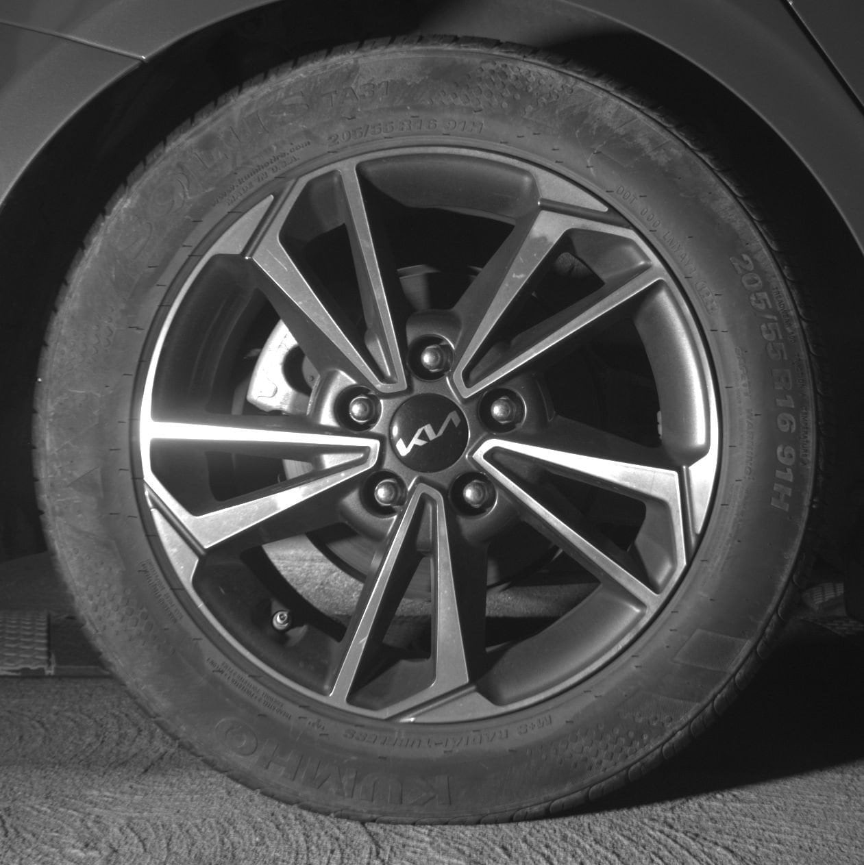 Thumbnail: 2024 Kia Forte - 22