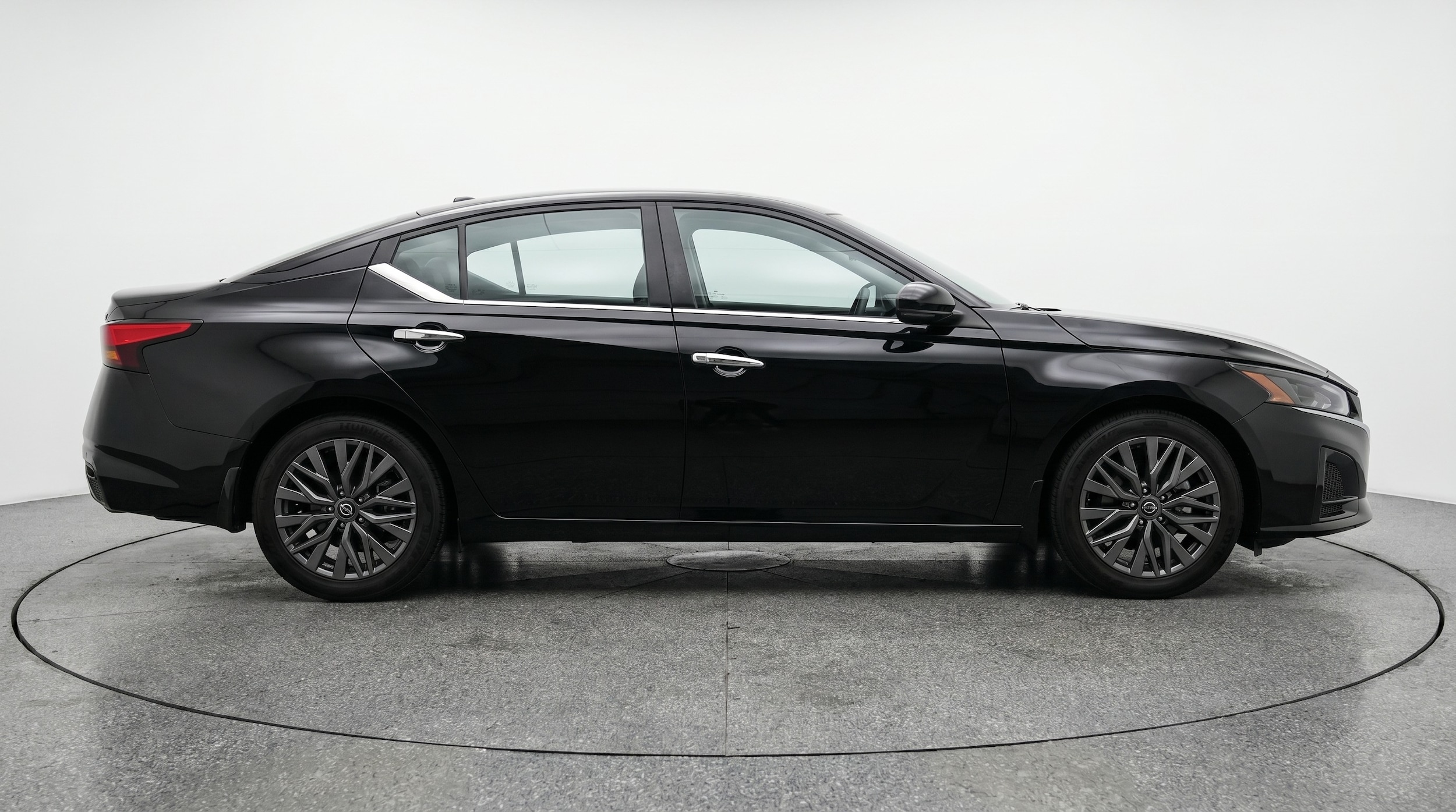 Thumbnail: 2025 Nissan Altima - 8