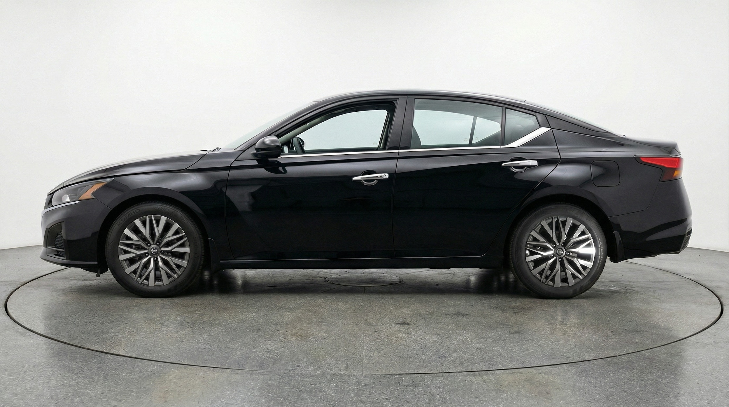 Thumbnail: 2025 Nissan Altima - 4