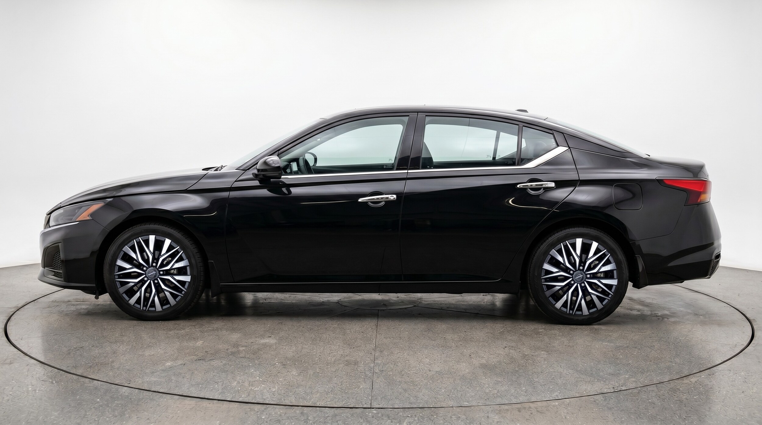 Thumbnail: 2025 Nissan Altima - 4