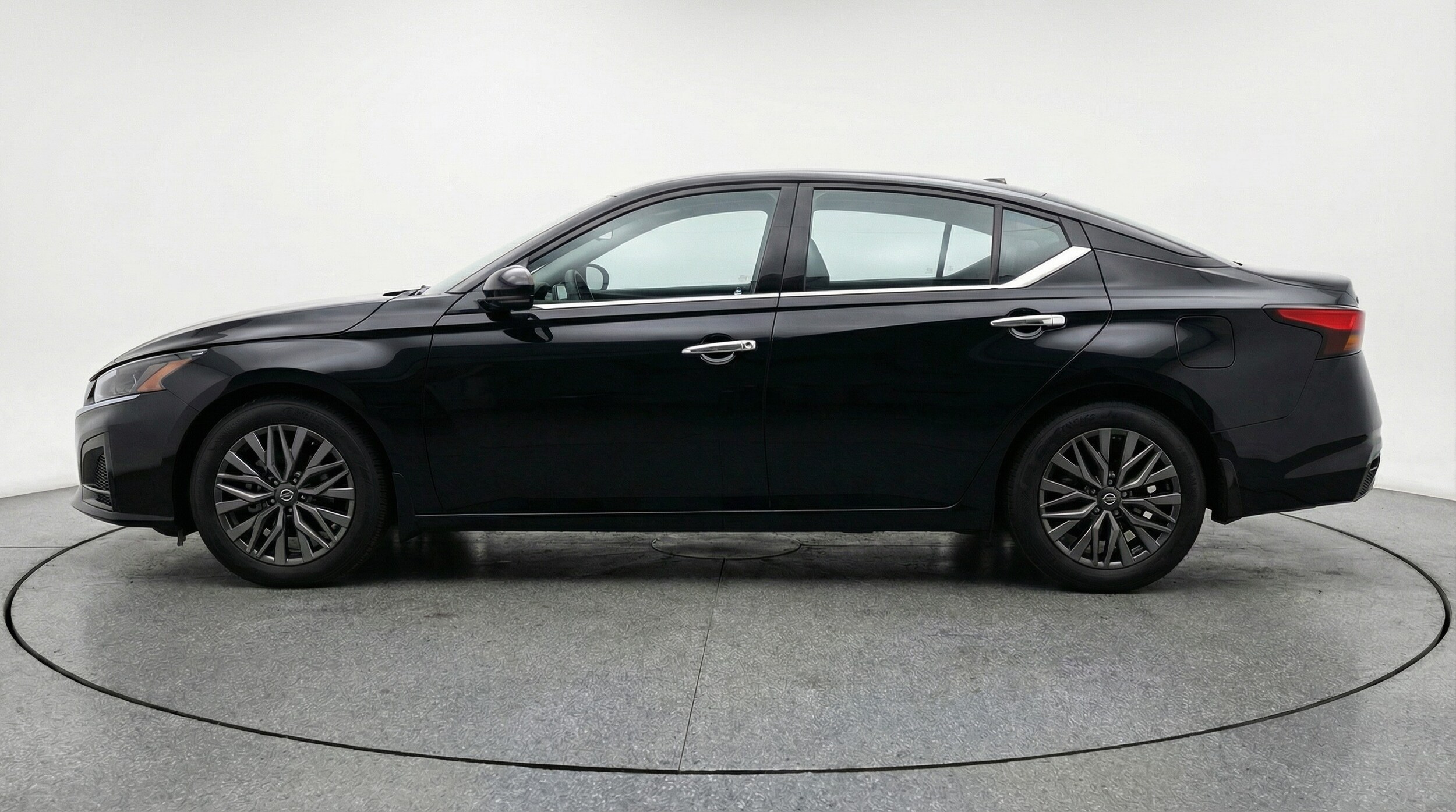 Thumbnail: 2025 Nissan Altima - 4