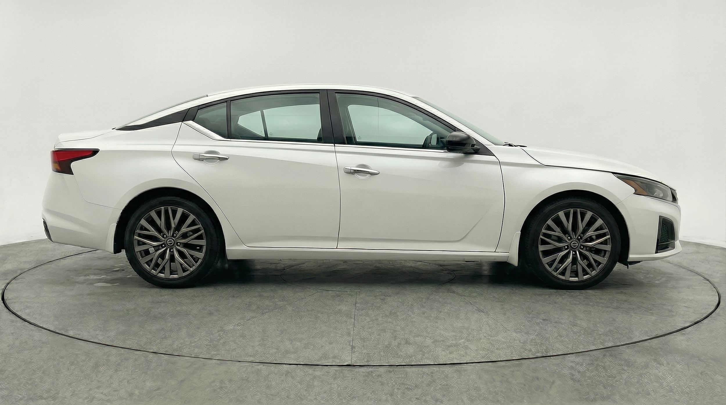 Thumbnail: 2025 Nissan Altima - 8