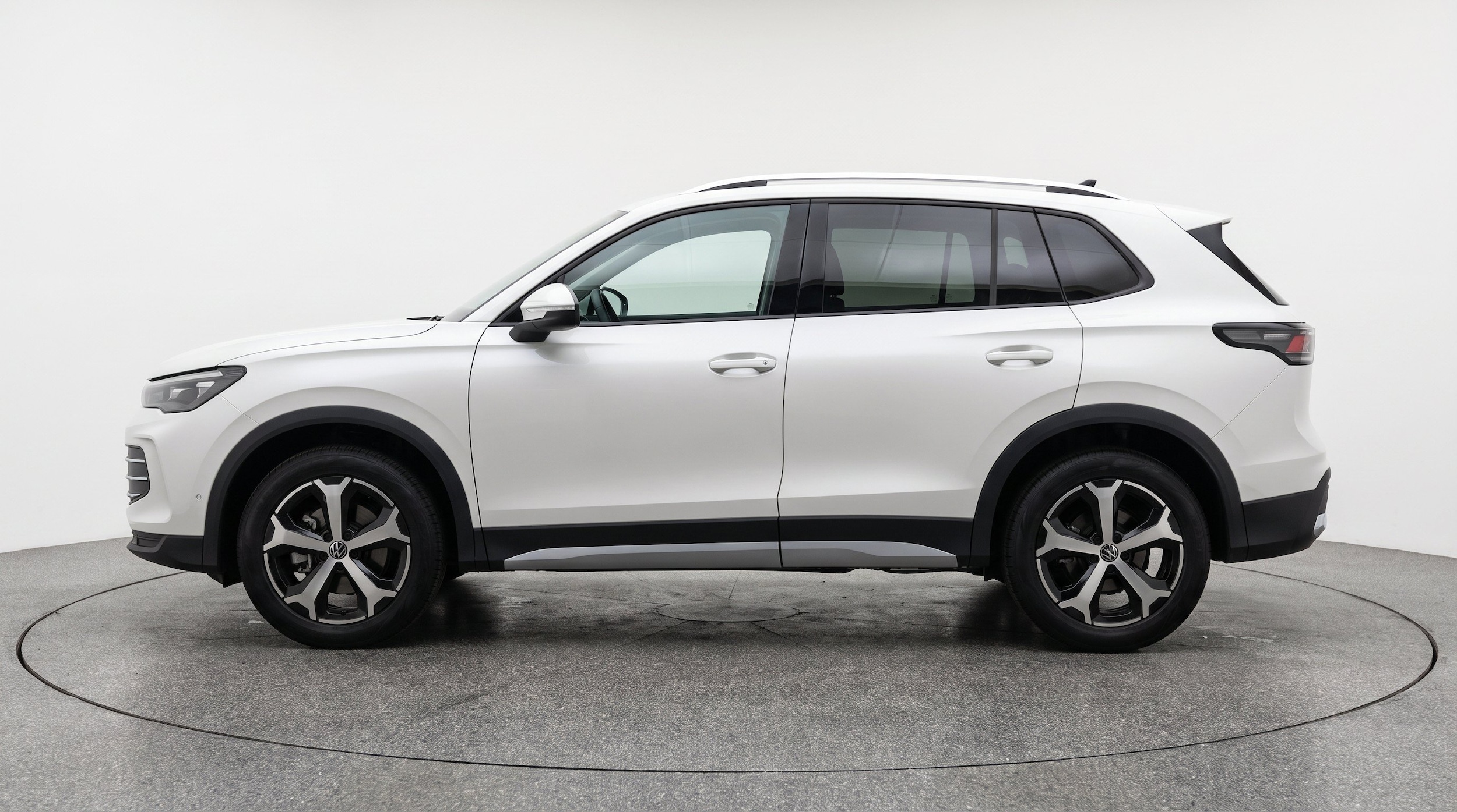Thumbnail: 2026 Volkswagen Tiguan - 5