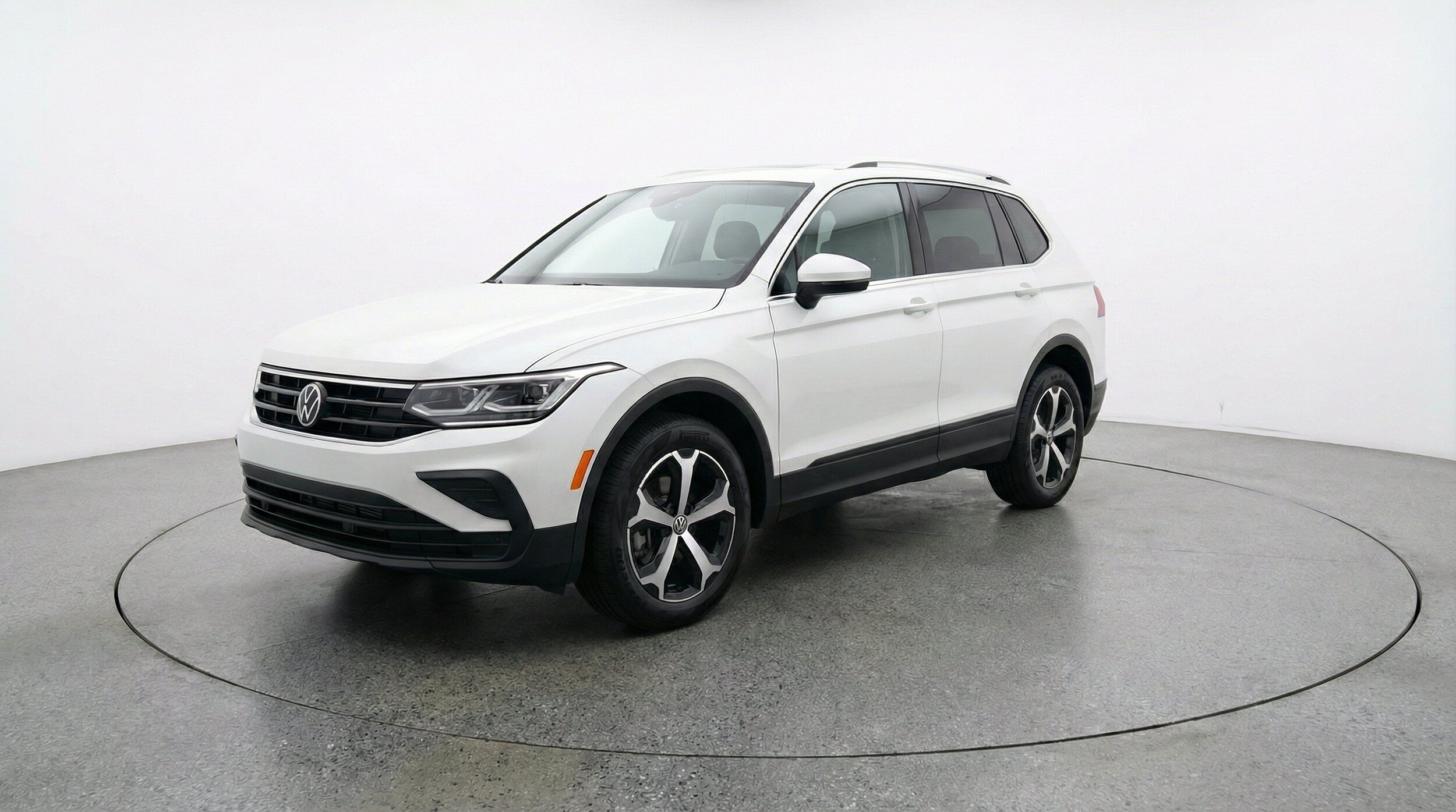 Thumbnail: 2026 Volkswagen Tiguan - 3