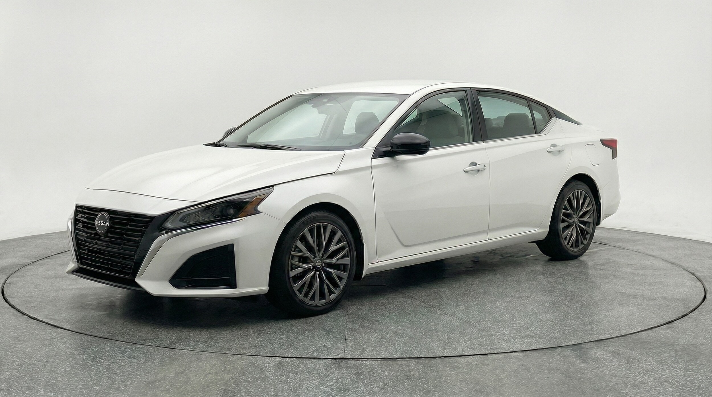 Thumbnail: 2025 Nissan Altima - 3