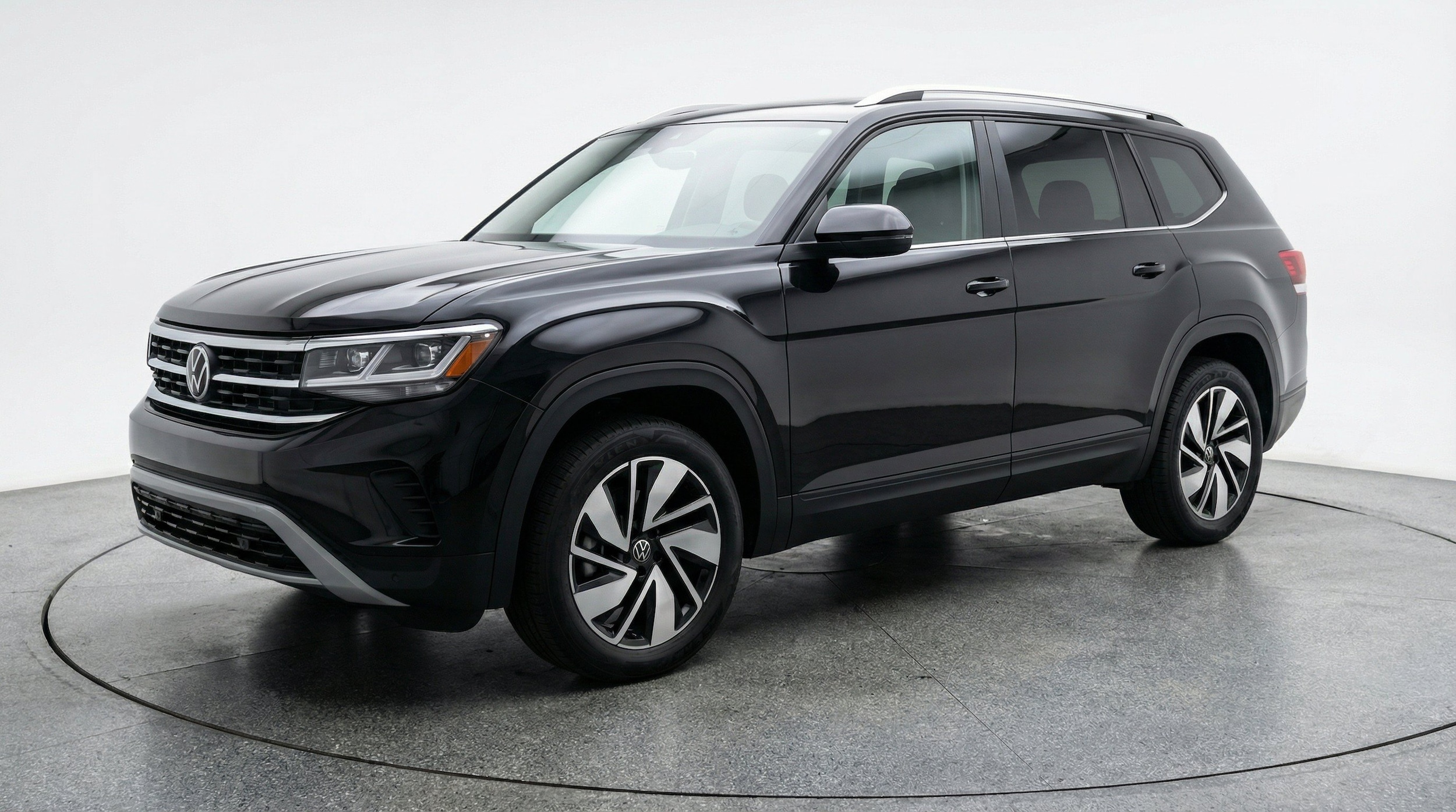 Thumbnail: 2026 Volkswagen Atlas - 3